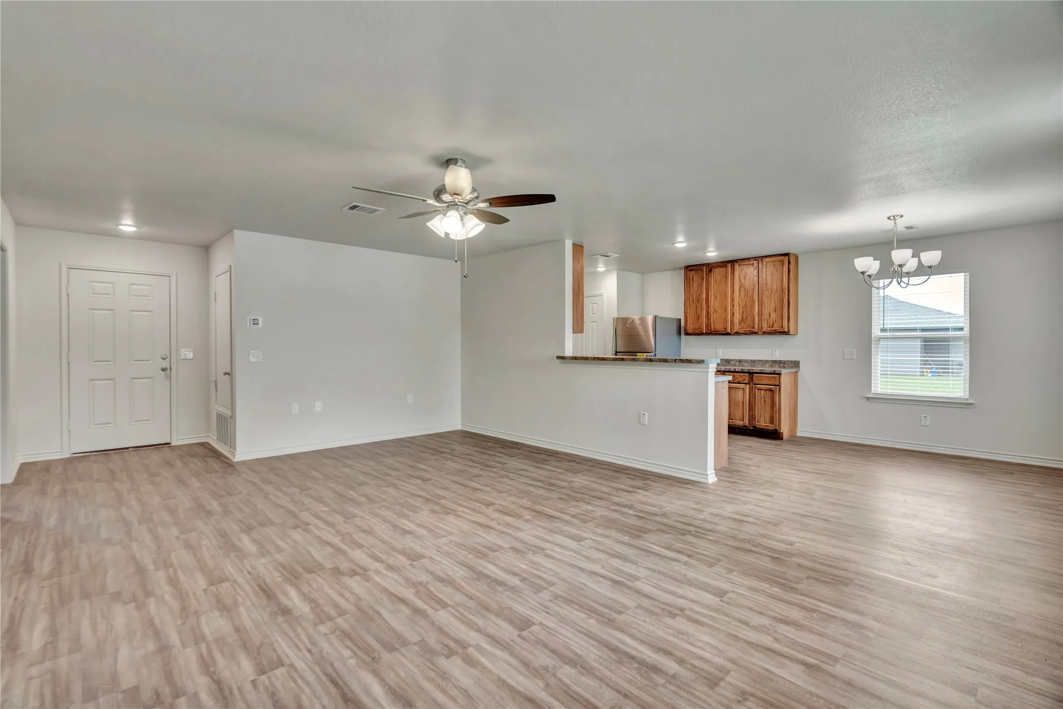 Single Family Residence For Sale in Johnson County , 624 Crockett Drive, Cleburne, Texas 76033, 3 Bedroom, 2 Bathroom, 2 Garage spaces, 1,354 Sqft, built in 2026, mls#21288356, Real Estate Agent in Cleburne, Homes For Sale in Johnson county, Homes For Sale in Cleburne, Realtor in Cleburne Texas, Real Estate Brokerage Independent Realty Texas, Luminita Cordes Realtor