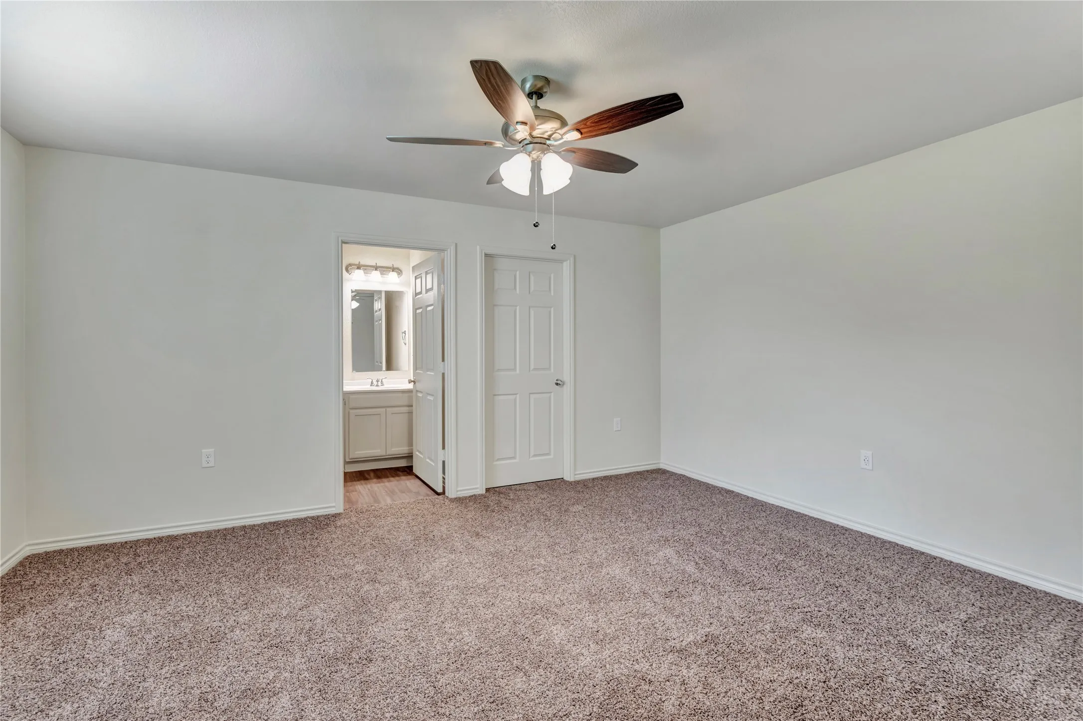 Single Family Residence For Sale in Johnson County , 624 Crockett Drive, Cleburne, Texas 76033, 3 Bedroom, 2 Bathroom, 2 Garage spaces, 1,354 Sqft, built in 2026, mls#21288356, Real Estate Agent in Cleburne, Homes For Sale in Johnson county, Homes For Sale in Cleburne, Realtor in Cleburne Texas, Real Estate Brokerage Independent Realty Texas, Luminita Cordes Realtor