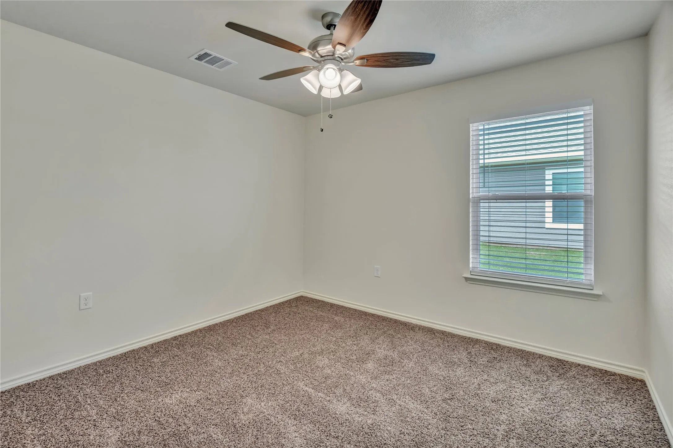 Single Family Residence For Sale in Johnson County , 624 Crockett Drive, Cleburne, Texas 76033, 3 Bedroom, 2 Bathroom, 2 Garage spaces, 1,354 Sqft, built in 2026, mls#21288356, Real Estate Agent in Cleburne, Homes For Sale in Johnson county, Homes For Sale in Cleburne, Realtor in Cleburne Texas, Real Estate Brokerage Independent Realty Texas, Luminita Cordes Realtor