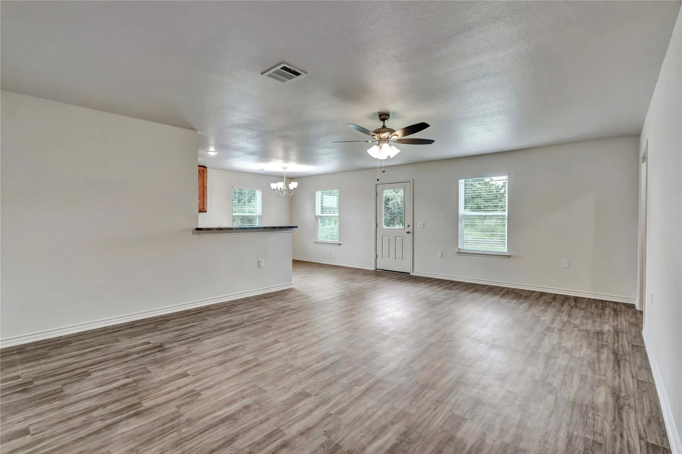 Single Family Residence For Sale in Johnson County , 624 Crockett Drive, Cleburne, Texas 76033, 3 Bedroom, 2 Bathroom, 2 Garage spaces, 1,354 Sqft, built in 2026, mls#21288356, Real Estate Agent in Cleburne, Homes For Sale in Johnson county, Homes For Sale in Cleburne, Realtor in Cleburne Texas, Real Estate Brokerage Independent Realty Texas, Luminita Cordes Realtor