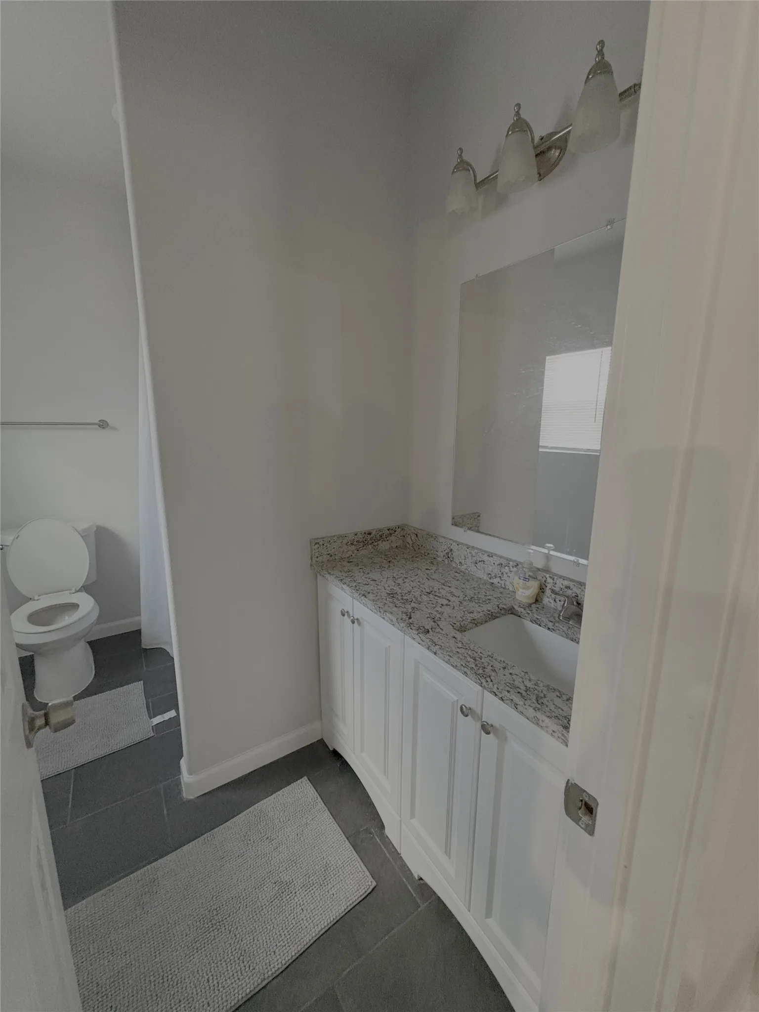 Single Family Residence For Rent in Tarrant County , 600 Atlanta Street, Fort Worth, Texas 76104, 3 Bedroom, 3 Bathroom, 2 Garage spaces, 1,658 Sqft, built in 2021, mls#21288357, Real Estate Agent in Fort Worth, Homes For Rent in Tarrant county, Homes For Rent in Fort Worth, Realtor in Fort Worth Texas, Real Estate Brokerage Independent Realty Texas, Luminita Cordes Realtor