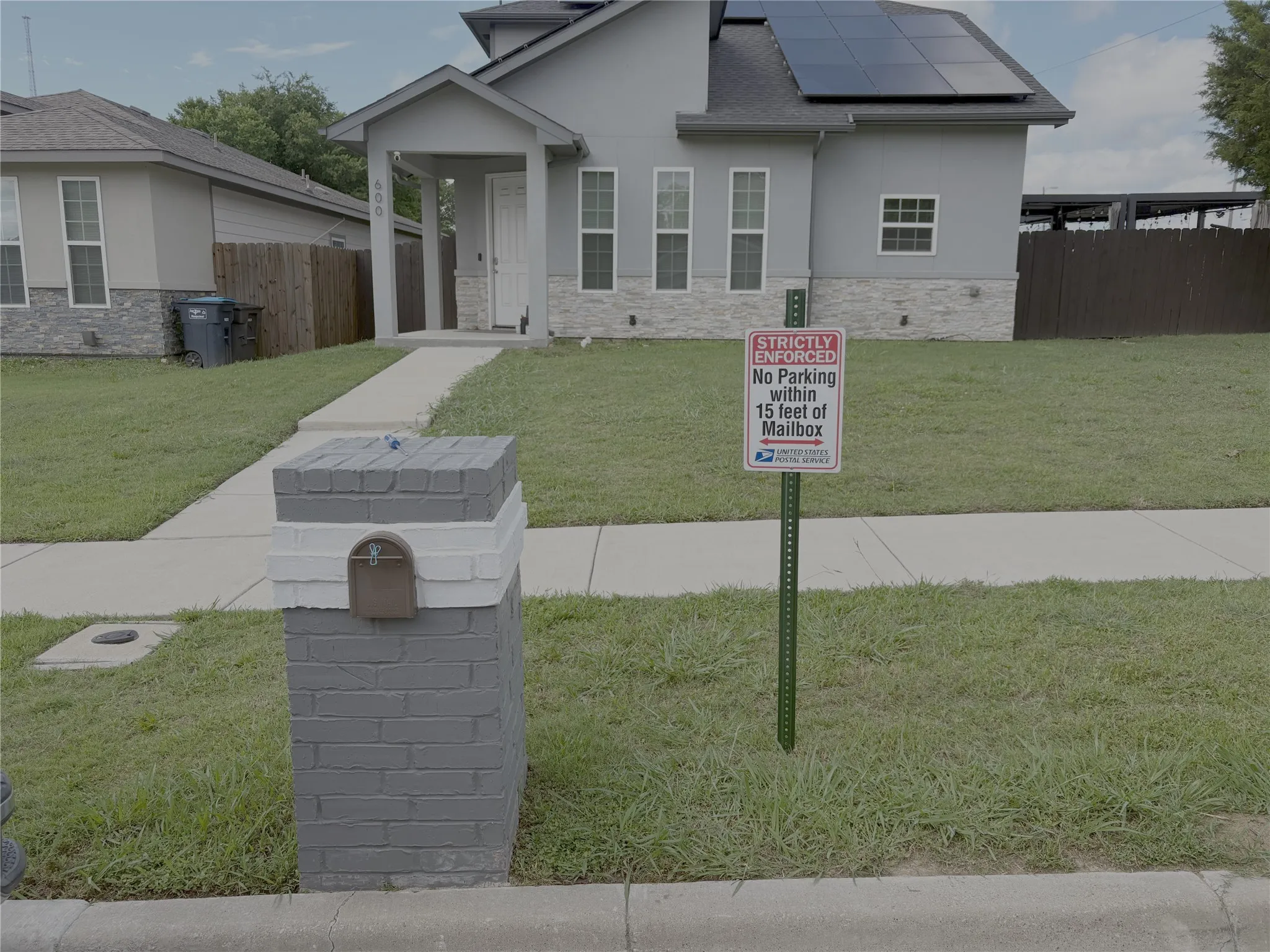 Single Family Residence For Rent in Tarrant County , 600 Atlanta Street, Fort Worth, Texas 76104, 3 Bedroom, 3 Bathroom, 2 Garage spaces, 1,658 Sqft, built in 2021, mls#21288357, Real Estate Agent in Fort Worth, Homes For Rent in Tarrant county, Homes For Rent in Fort Worth, Realtor in Fort Worth Texas, Real Estate Brokerage Independent Realty Texas, Luminita Cordes Realtor