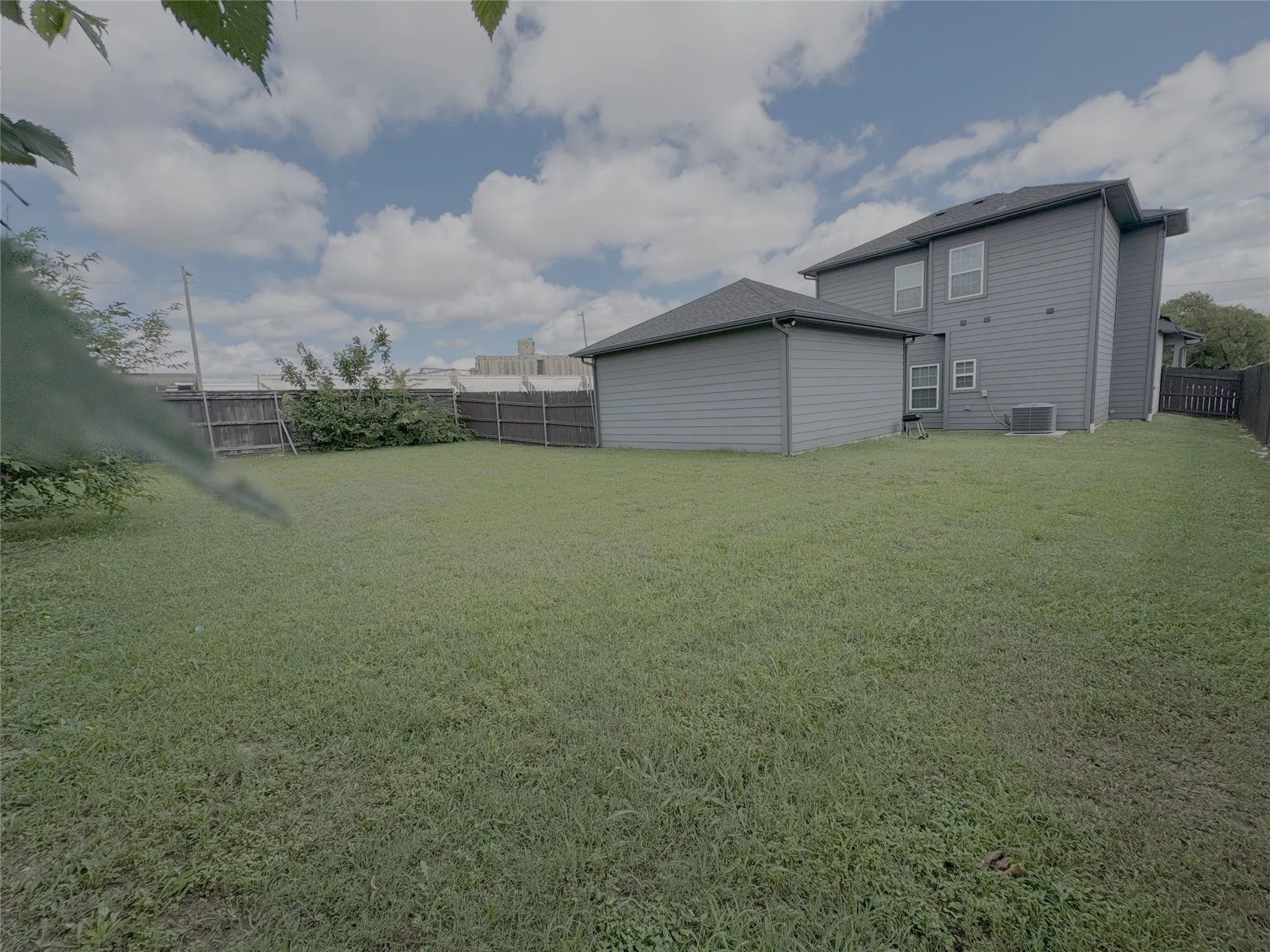 Single Family Residence For Rent in Tarrant County , 600 Atlanta Street, Fort Worth, Texas 76104, 3 Bedroom, 3 Bathroom, 2 Garage spaces, 1,658 Sqft, built in 2021, mls#21288357, Real Estate Agent in Fort Worth, Homes For Rent in Tarrant county, Homes For Rent in Fort Worth, Realtor in Fort Worth Texas, Real Estate Brokerage Independent Realty Texas, Luminita Cordes Realtor