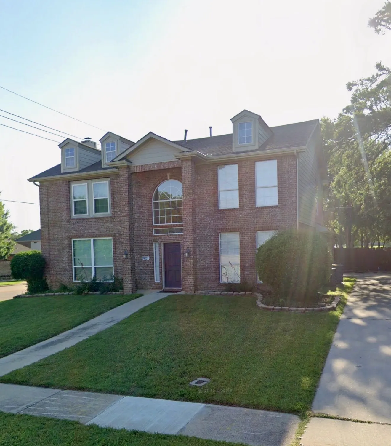 Single Family Residence For Sale in Denton County , 1901 Buffalo Bend Drive, Lewisville, Texas 75067, 5 Bedrooms, 3 Bathrooms, 2 Garage spaces, 2,267 Sqft, built in 1992, Price $449,999, mls#21288367, Real Estate Agent in Lewisville, Homes For Sale in Denton county, Homes For Sale in Lewisville, Realtor in Lewisville Texas, Real Estate Brokerage Independent Realty Texas, Luminita Cordes Realtor