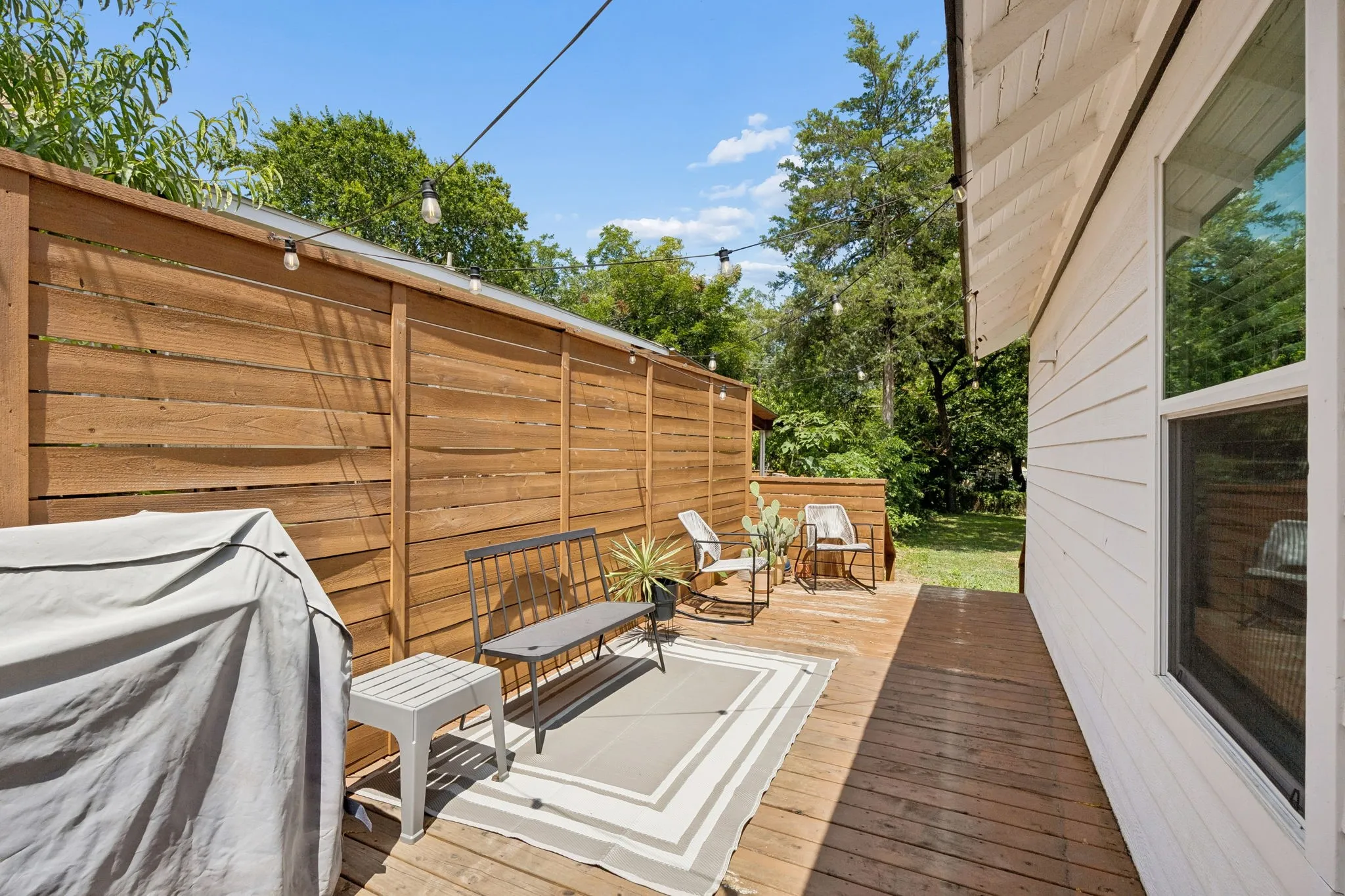 Single Family Residence For Sale in Dallas County , 1008 S Oak Cliff Boulevard, Dallas, Texas 75208, 2 Bedrooms, 2 Bathrooms, Garage spaces, 1,092 Sqft, built in 1922, Price $345,000, mls#21284531, Real Estate Agent in Dallas, Homes For Sale in Dallas county, Homes For Sale in Dallas, Realtor in Dallas Texas, Real Estate Brokerage Independent Realty Texas, Luminita Cordes Realtor