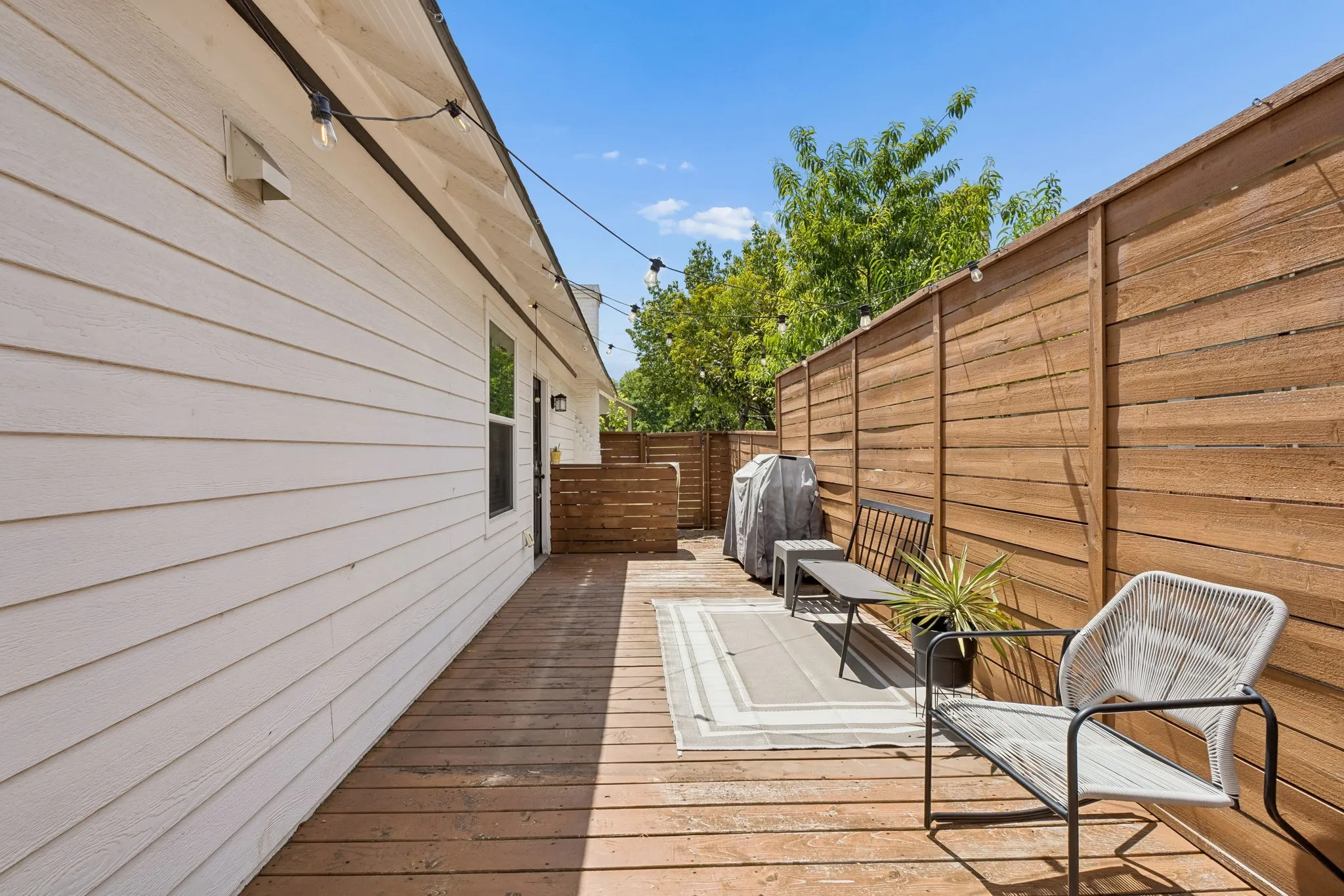 Single Family Residence For Sale in Dallas County , 1008 S Oak Cliff Boulevard, Dallas, Texas 75208, 2 Bedrooms, 2 Bathrooms, Garage spaces, 1,092 Sqft, built in 1922, Price $345,000, mls#21284531, Real Estate Agent in Dallas, Homes For Sale in Dallas county, Homes For Sale in Dallas, Realtor in Dallas Texas, Real Estate Brokerage Independent Realty Texas, Luminita Cordes Realtor