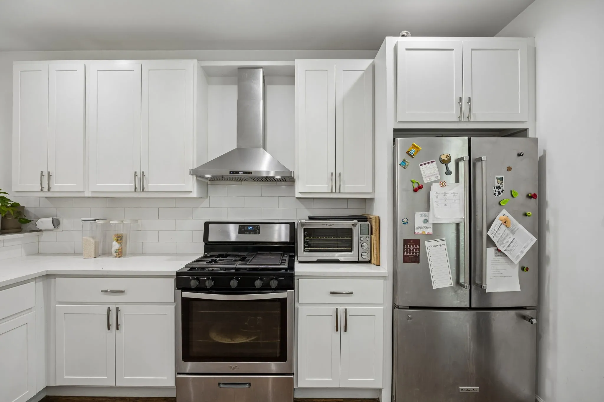 Single Family Residence For Sale in Dallas County , 1008 S Oak Cliff Boulevard, Dallas, Texas 75208, 2 Bedrooms, 2 Bathrooms, Garage spaces, 1,092 Sqft, built in 1922, Price $345,000, mls#21284531, Real Estate Agent in Dallas, Homes For Sale in Dallas county, Homes For Sale in Dallas, Realtor in Dallas Texas, Real Estate Brokerage Independent Realty Texas, Luminita Cordes Realtor