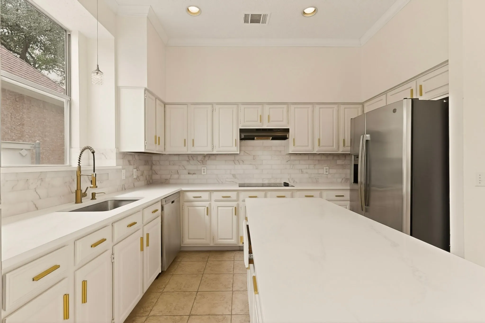 Single Family Residence For Sale in Collin County , 4636 Reunion Drive, Plano, Texas 75024, 4 Bedroom, 3 Bathroom, 2 Garage spaces, 2,579 Sqft, built in 1988, mls#21288373, Real Estate Agent in Plano, Homes For Sale in Collin county, Homes For Sale in Plano, Realtor in Plano Texas, Real Estate Brokerage Independent Realty Texas, Luminita Cordes Realtor