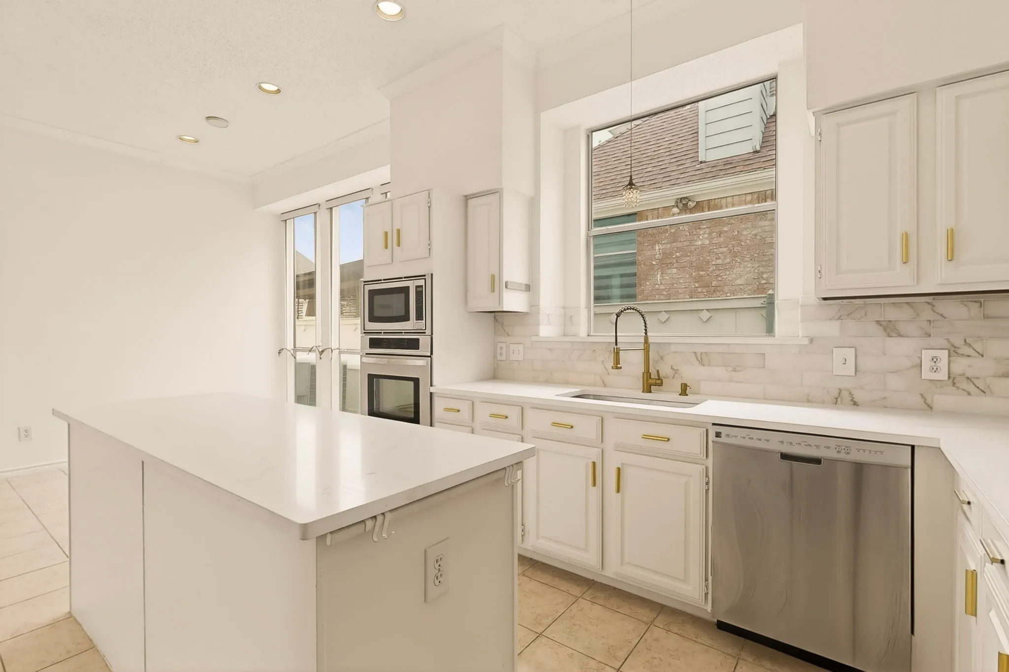 Single Family Residence For Sale in Collin County , 4636 Reunion Drive, Plano, Texas 75024, 4 Bedroom, 3 Bathroom, 2 Garage spaces, 2,579 Sqft, built in 1988, mls#21288373, Real Estate Agent in Plano, Homes For Sale in Collin county, Homes For Sale in Plano, Realtor in Plano Texas, Real Estate Brokerage Independent Realty Texas, Luminita Cordes Realtor