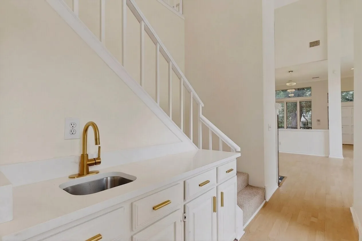 Single Family Residence For Sale in Collin County , 4636 Reunion Drive, Plano, Texas 75024, 4 Bedroom, 3 Bathroom, 2 Garage spaces, 2,579 Sqft, built in 1988, mls#21288373, Real Estate Agent in Plano, Homes For Sale in Collin county, Homes For Sale in Plano, Realtor in Plano Texas, Real Estate Brokerage Independent Realty Texas, Luminita Cordes Realtor