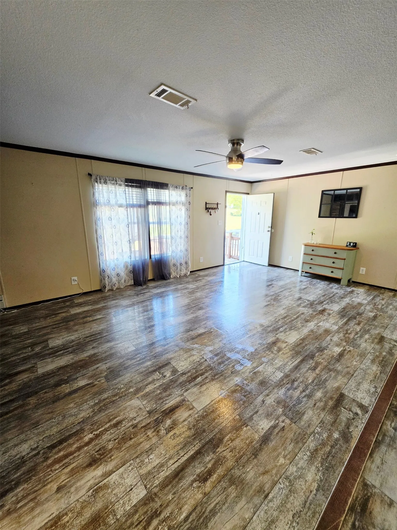 Mobile Home For Sale in Hunt County , 4193 Broken Bow, Lone Oak, Texas 75453, 4 Bedroom, 2 Bathroom, Garage spaces, 1,620 Sqft, built in 2016, mls#21287911, Real Estate Agent in Lone Oak, Homes For Sale in Hunt county, Homes For Sale in Lone Oak, Realtor in Lone Oak Texas, Real Estate Brokerage Independent Realty Texas, Luminita Cordes Realtor