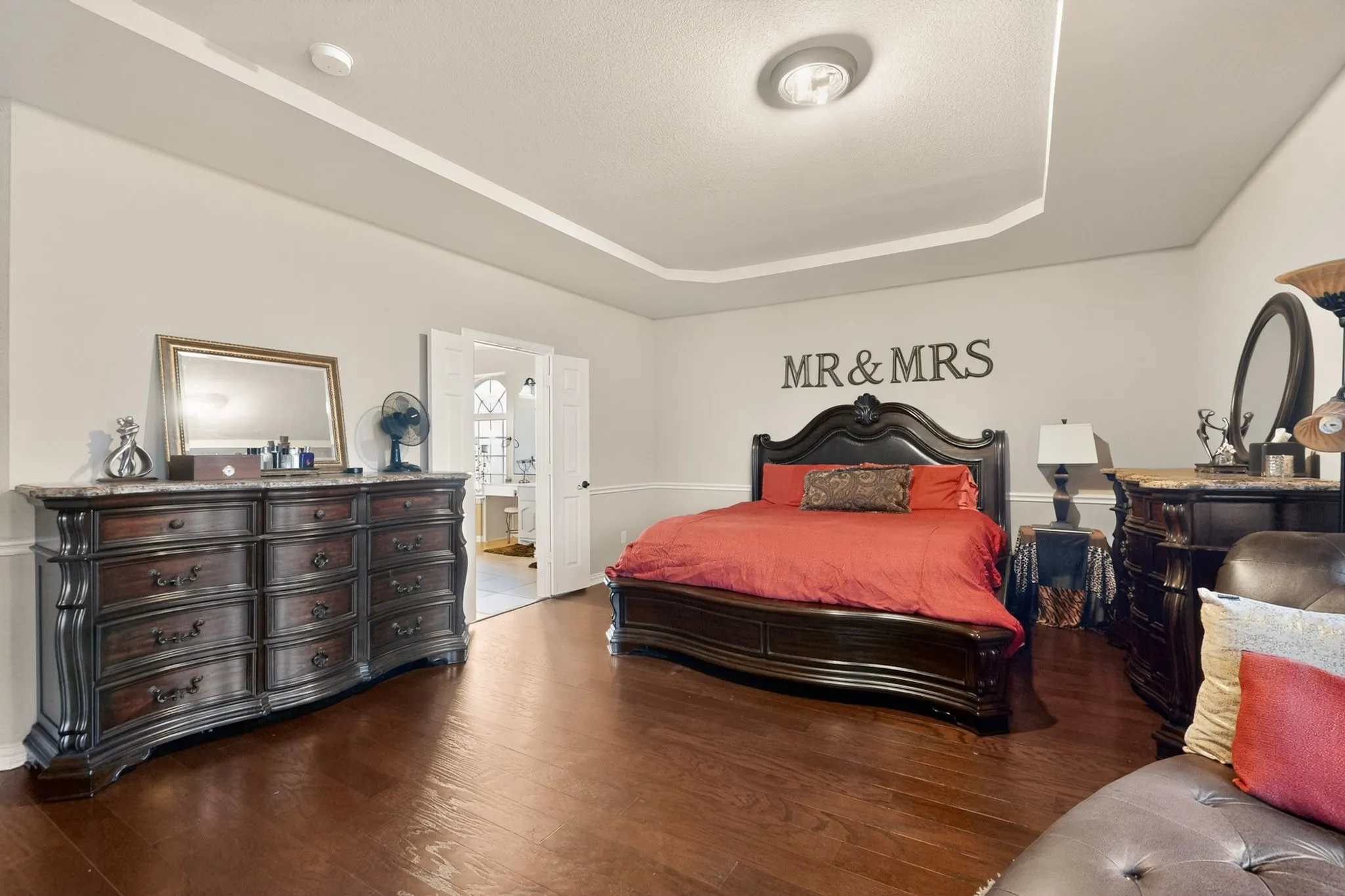 Single Family Residence For Sale in Dallas County , 914 Hidden Lakes Drive, Cedar Hill, Texas 75104, 5 Bedrooms, 4 Bathrooms, 3 Garage spaces, 4,461 Sqft, built in 2014, Price $530,000, mls#21287291, Real Estate Agent in Cedar Hill, Homes For Sale in Dallas county, Homes For Sale in Cedar Hill, Realtor in Cedar Hill Texas, Real Estate Brokerage Independent Realty Texas, Luminita Cordes Realtor