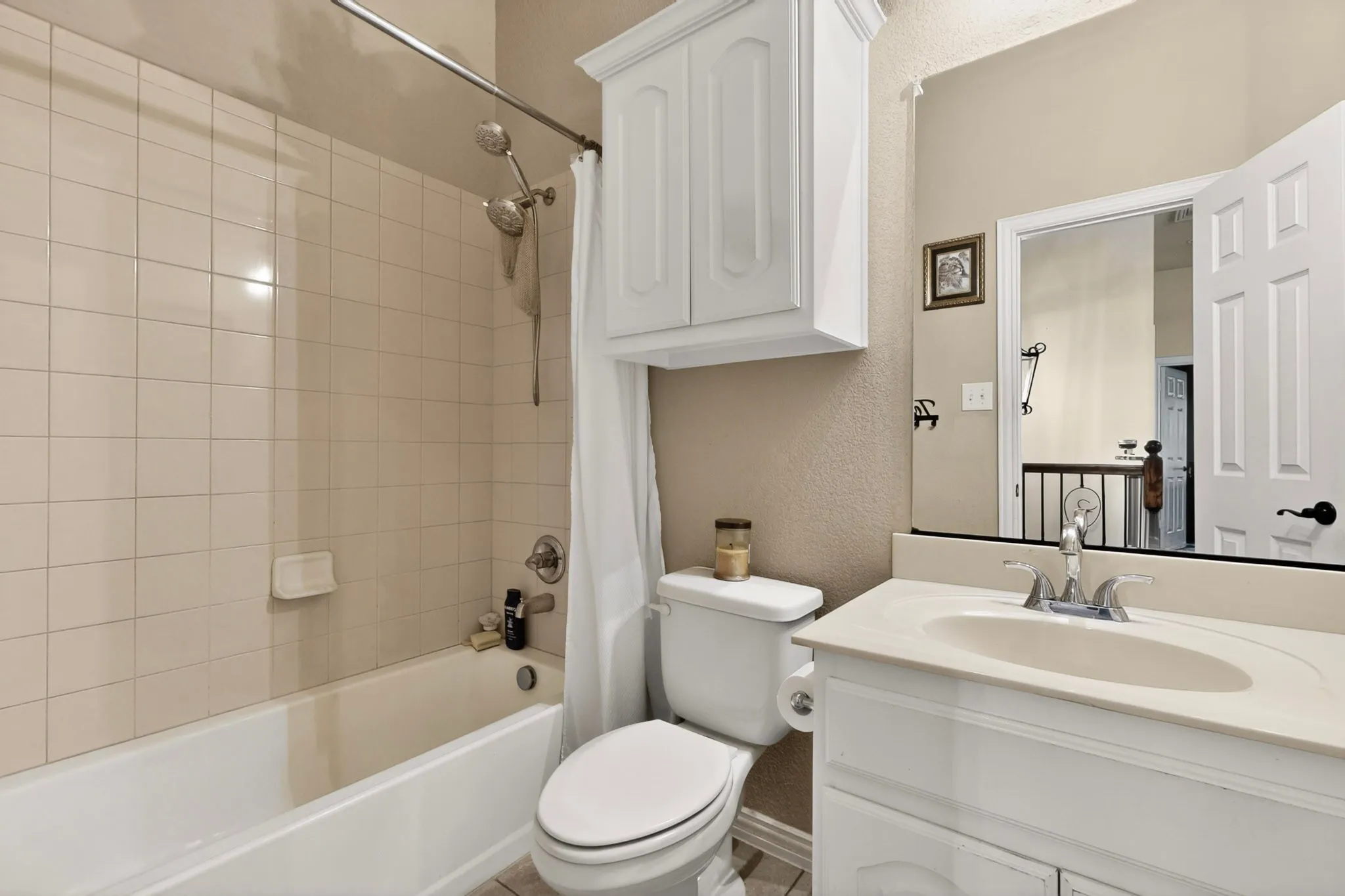 Single Family Residence For Sale in Dallas County , 914 Hidden Lakes Drive, Cedar Hill, Texas 75104, 5 Bedrooms, 4 Bathrooms, 3 Garage spaces, 4,461 Sqft, built in 2014, Price $530,000, mls#21287291, Real Estate Agent in Cedar Hill, Homes For Sale in Dallas county, Homes For Sale in Cedar Hill, Realtor in Cedar Hill Texas, Real Estate Brokerage Independent Realty Texas, Luminita Cordes Realtor