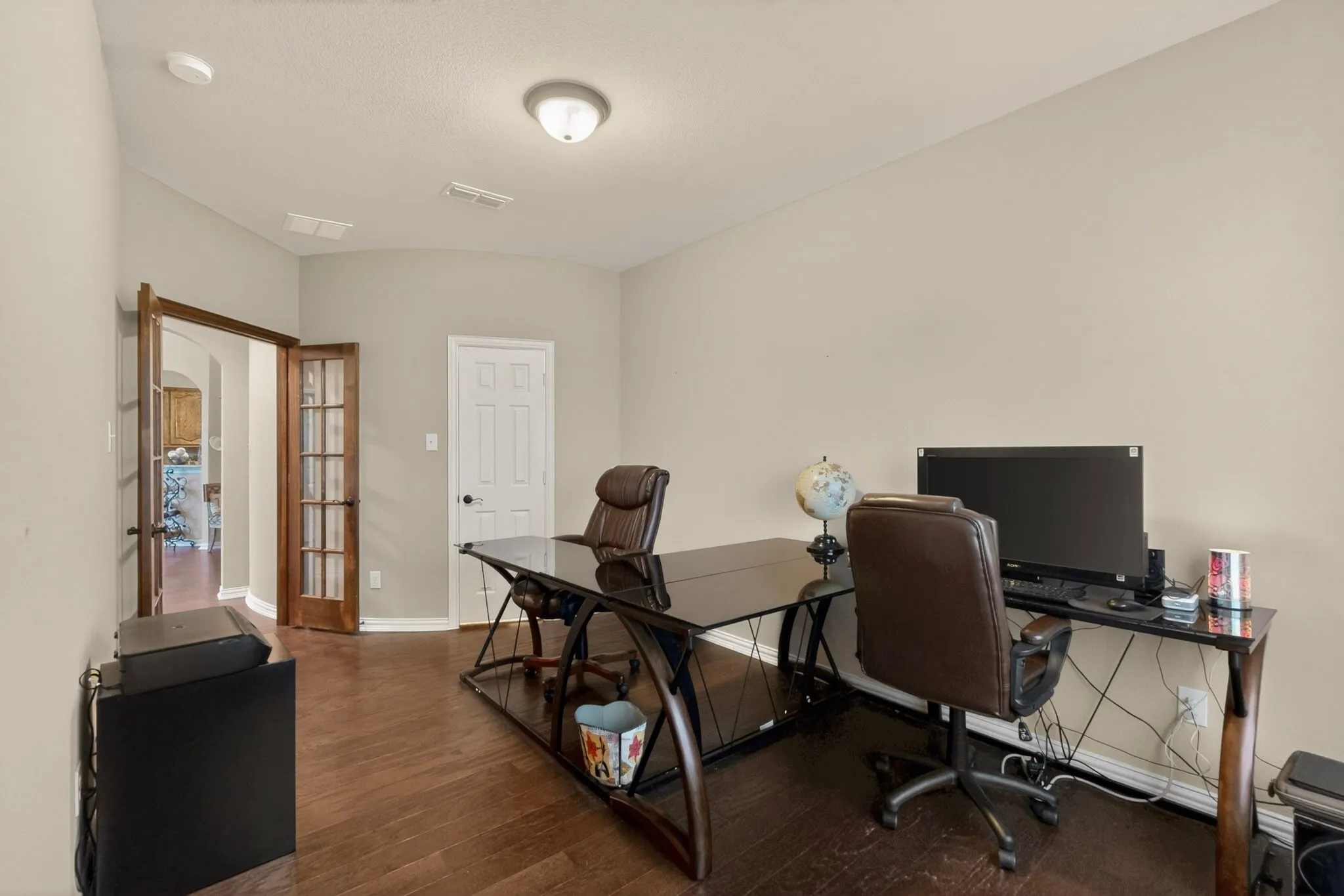 Single Family Residence For Sale in Dallas County , 914 Hidden Lakes Drive, Cedar Hill, Texas 75104, 5 Bedrooms, 4 Bathrooms, 3 Garage spaces, 4,461 Sqft, built in 2014, Price $530,000, mls#21287291, Real Estate Agent in Cedar Hill, Homes For Sale in Dallas county, Homes For Sale in Cedar Hill, Realtor in Cedar Hill Texas, Real Estate Brokerage Independent Realty Texas, Luminita Cordes Realtor