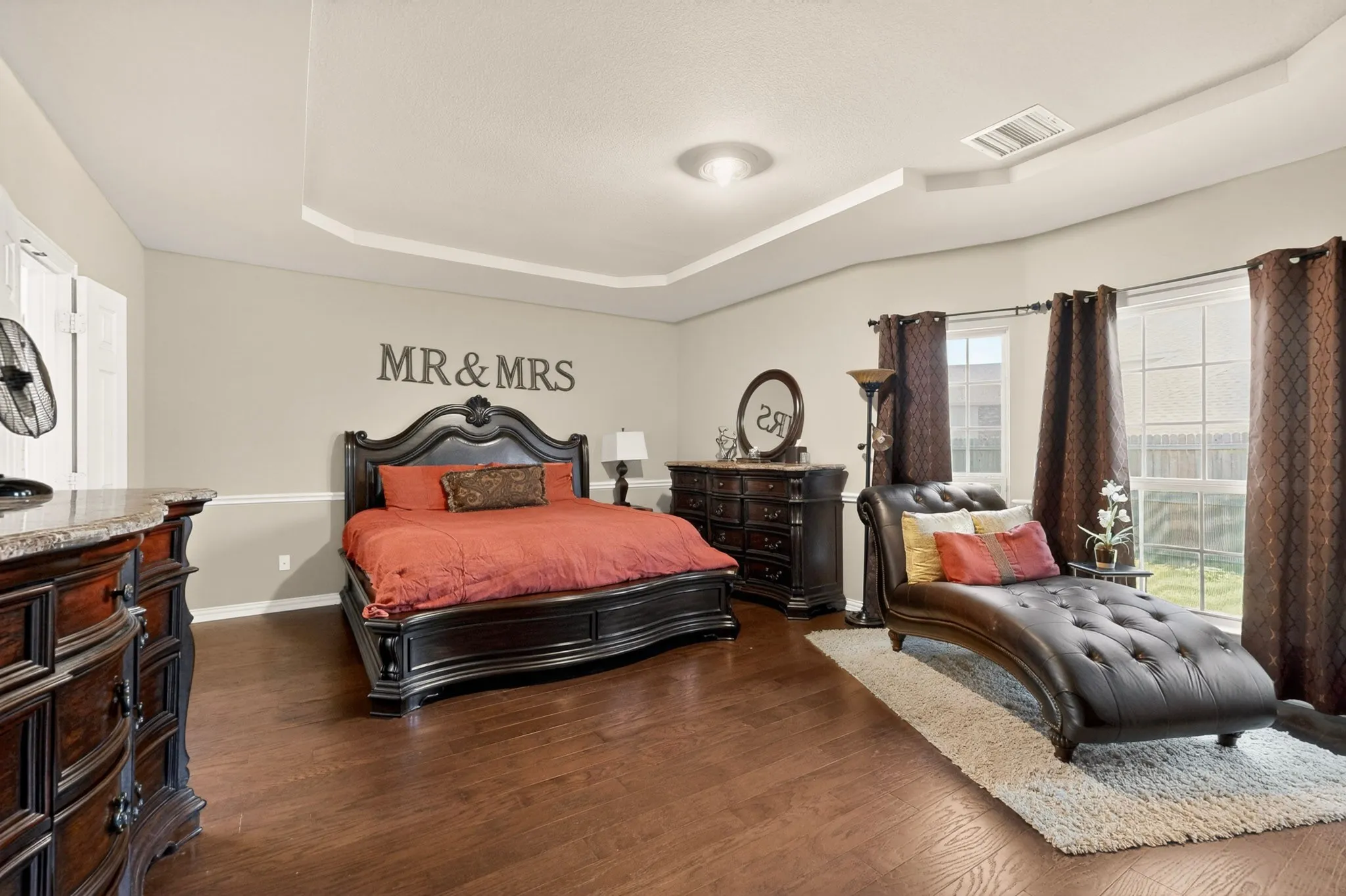 Single Family Residence For Sale in Dallas County , 914 Hidden Lakes Drive, Cedar Hill, Texas 75104, 5 Bedrooms, 4 Bathrooms, 3 Garage spaces, 4,461 Sqft, built in 2014, Price $530,000, mls#21287291, Real Estate Agent in Cedar Hill, Homes For Sale in Dallas county, Homes For Sale in Cedar Hill, Realtor in Cedar Hill Texas, Real Estate Brokerage Independent Realty Texas, Luminita Cordes Realtor