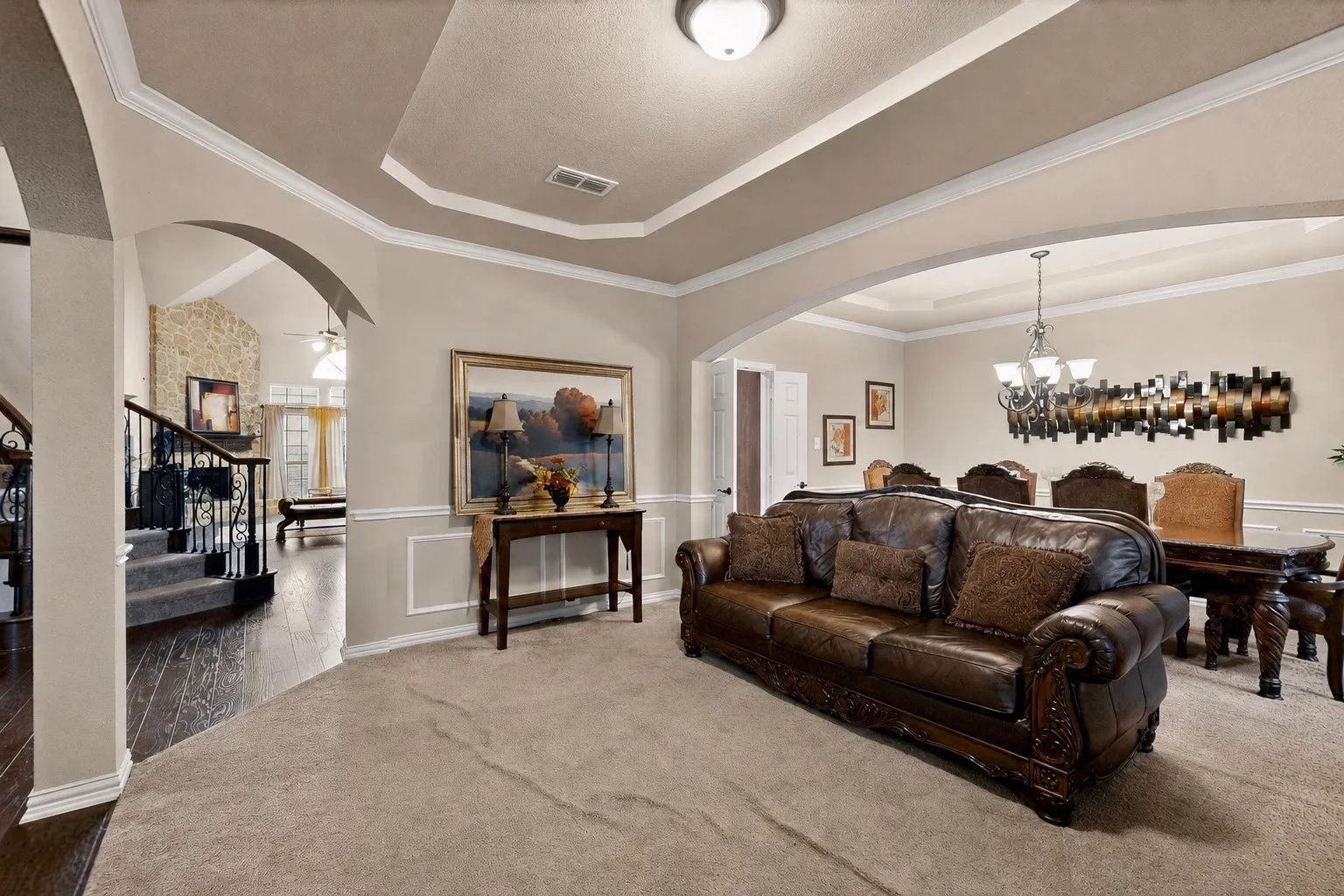 Single Family Residence For Sale in Dallas County , 914 Hidden Lakes Drive, Cedar Hill, Texas 75104, 5 Bedrooms, 4 Bathrooms, 3 Garage spaces, 4,461 Sqft, built in 2014, Price $530,000, mls#21287291, Real Estate Agent in Cedar Hill, Homes For Sale in Dallas county, Homes For Sale in Cedar Hill, Realtor in Cedar Hill Texas, Real Estate Brokerage Independent Realty Texas, Luminita Cordes Realtor