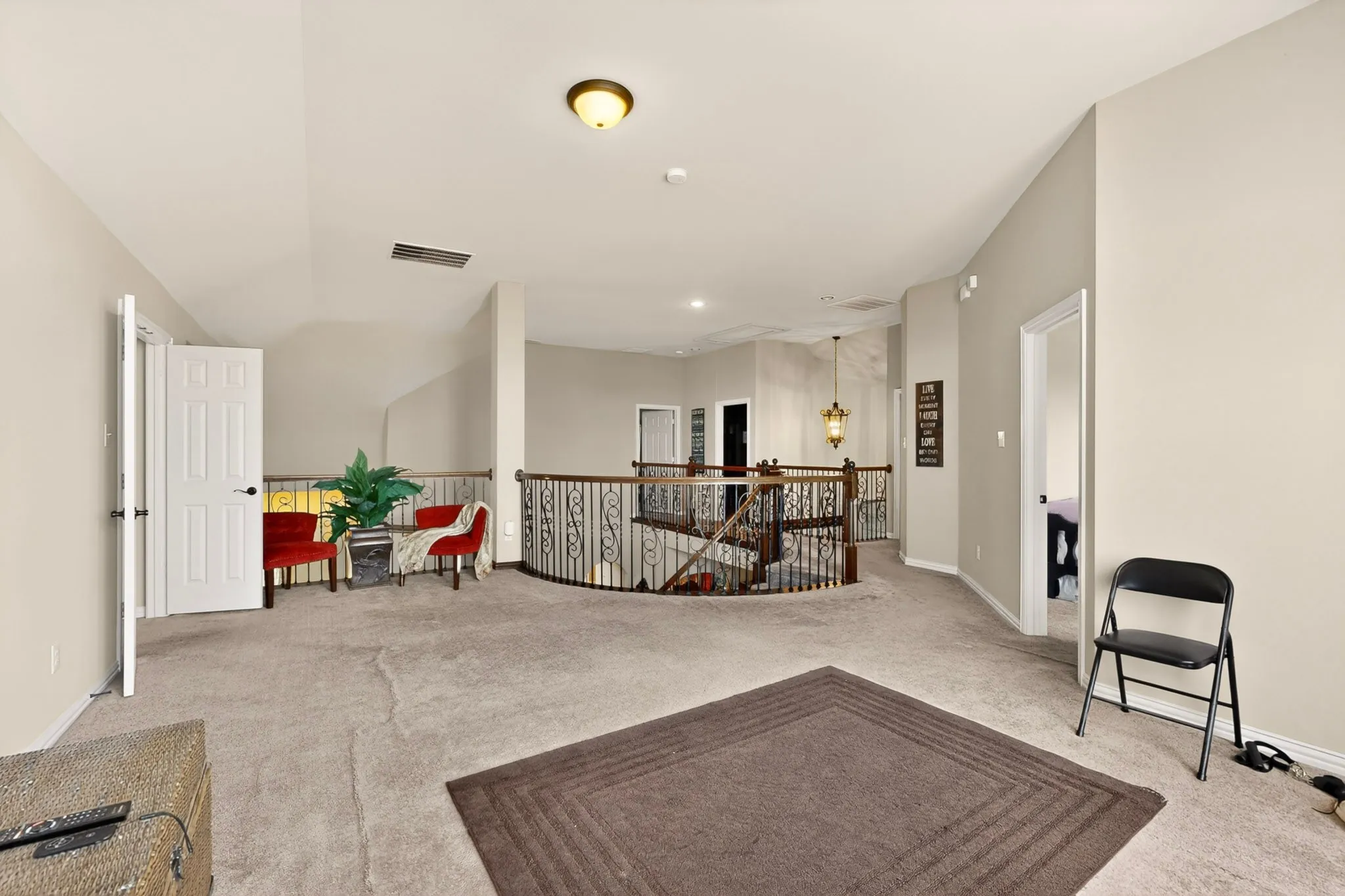 Single Family Residence For Sale in Dallas County , 914 Hidden Lakes Drive, Cedar Hill, Texas 75104, 5 Bedrooms, 4 Bathrooms, 3 Garage spaces, 4,461 Sqft, built in 2014, Price $530,000, mls#21287291, Real Estate Agent in Cedar Hill, Homes For Sale in Dallas county, Homes For Sale in Cedar Hill, Realtor in Cedar Hill Texas, Real Estate Brokerage Independent Realty Texas, Luminita Cordes Realtor