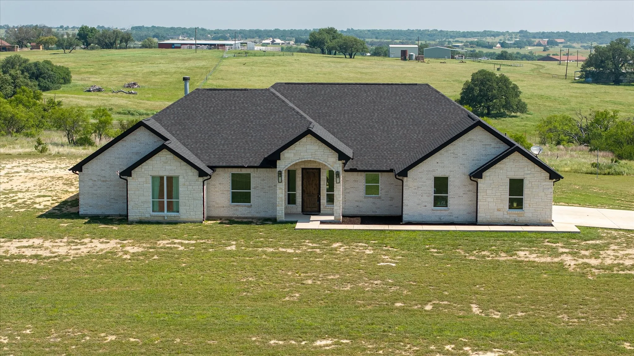 Single Family Residence For Sale in Erath County , 435 Cattle Drive, Stephenville, Texas 76401, 4 Bedroom, 3 Bathroom, 2 Garage spaces, 2,806 Sqft, built in 2023, mls#21285900, Real Estate Agent in Stephenville, Homes For Sale in Erath county, Homes For Sale in Stephenville, Realtor in Stephenville Texas, Real Estate Brokerage Independent Realty Texas, Luminita Cordes Realtor