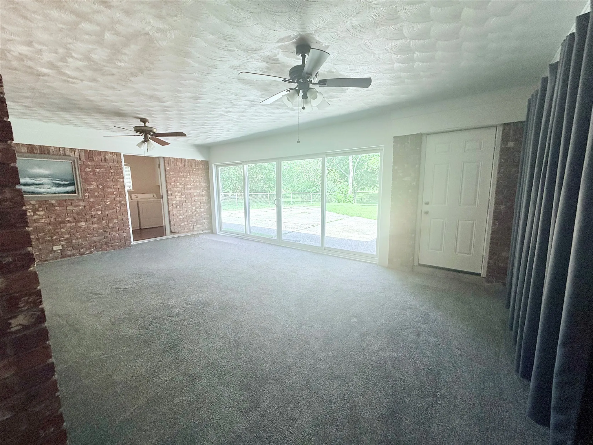 Single Family Residence For Sale in Grayson County , 120 S Lynn Avenue, Denison, Texas 75020, 3 Bedroom, 2 Bathroom, 2 Garage spaces, 2,094 Sqft, built in 1966, mls#21270363, Real Estate Agent in Denison, Homes For Sale in Grayson county, Homes For Sale in Denison, Realtor in Denison Texas, Real Estate Brokerage Independent Realty Texas, Luminita Cordes Realtor