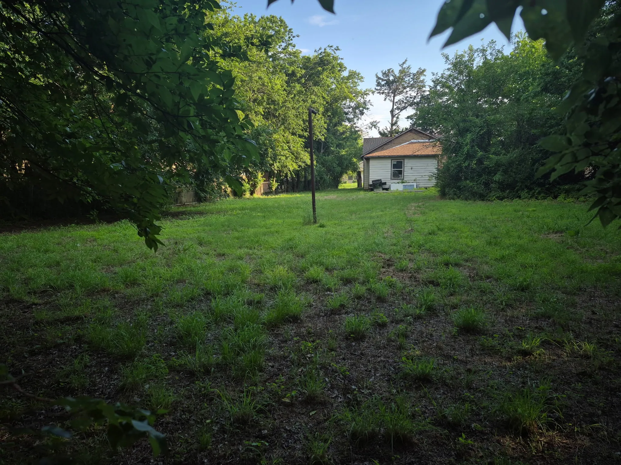 Single Family Residence For Sale in Montague County , 317/319 Elba Street, Bowie, Texas 76230, 2 Bedrooms, 1 Bathroom, Garage spaces, 1,748 Sqft, built in 1912, Price $55,000, mls#21284127, Real Estate Agent in Bowie, Homes For Sale in Montague county, Homes For Sale in Bowie, Realtor in Bowie Texas, Real Estate Brokerage Independent Realty Texas, Luminita Cordes Realtor
