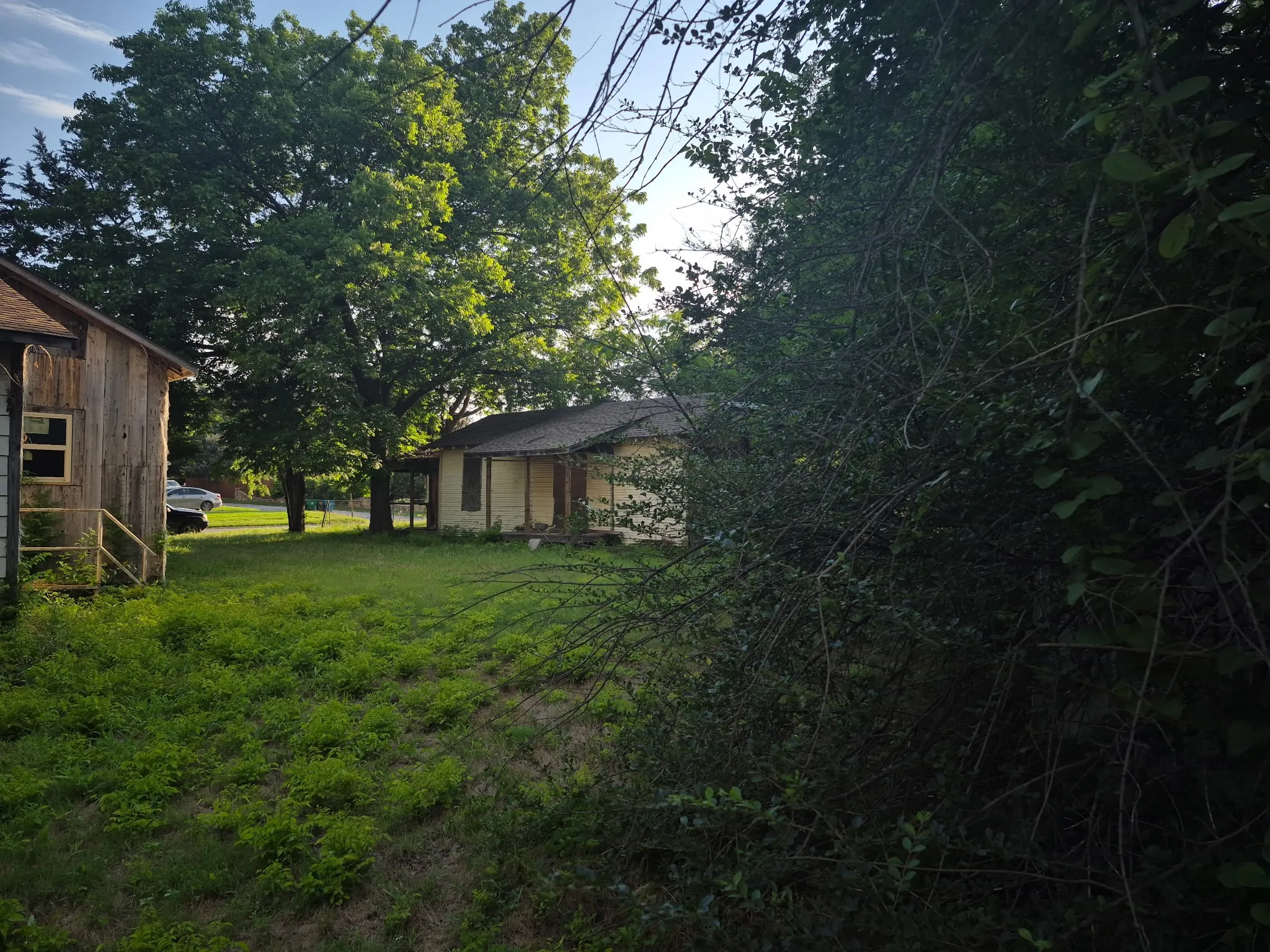 Single Family Residence For Sale in Montague County , 317/319 Elba Street, Bowie, Texas 76230, 2 Bedrooms, 1 Bathroom, Garage spaces, 1,748 Sqft, built in 1912, Price $55,000, mls#21284127, Real Estate Agent in Bowie, Homes For Sale in Montague county, Homes For Sale in Bowie, Realtor in Bowie Texas, Real Estate Brokerage Independent Realty Texas, Luminita Cordes Realtor