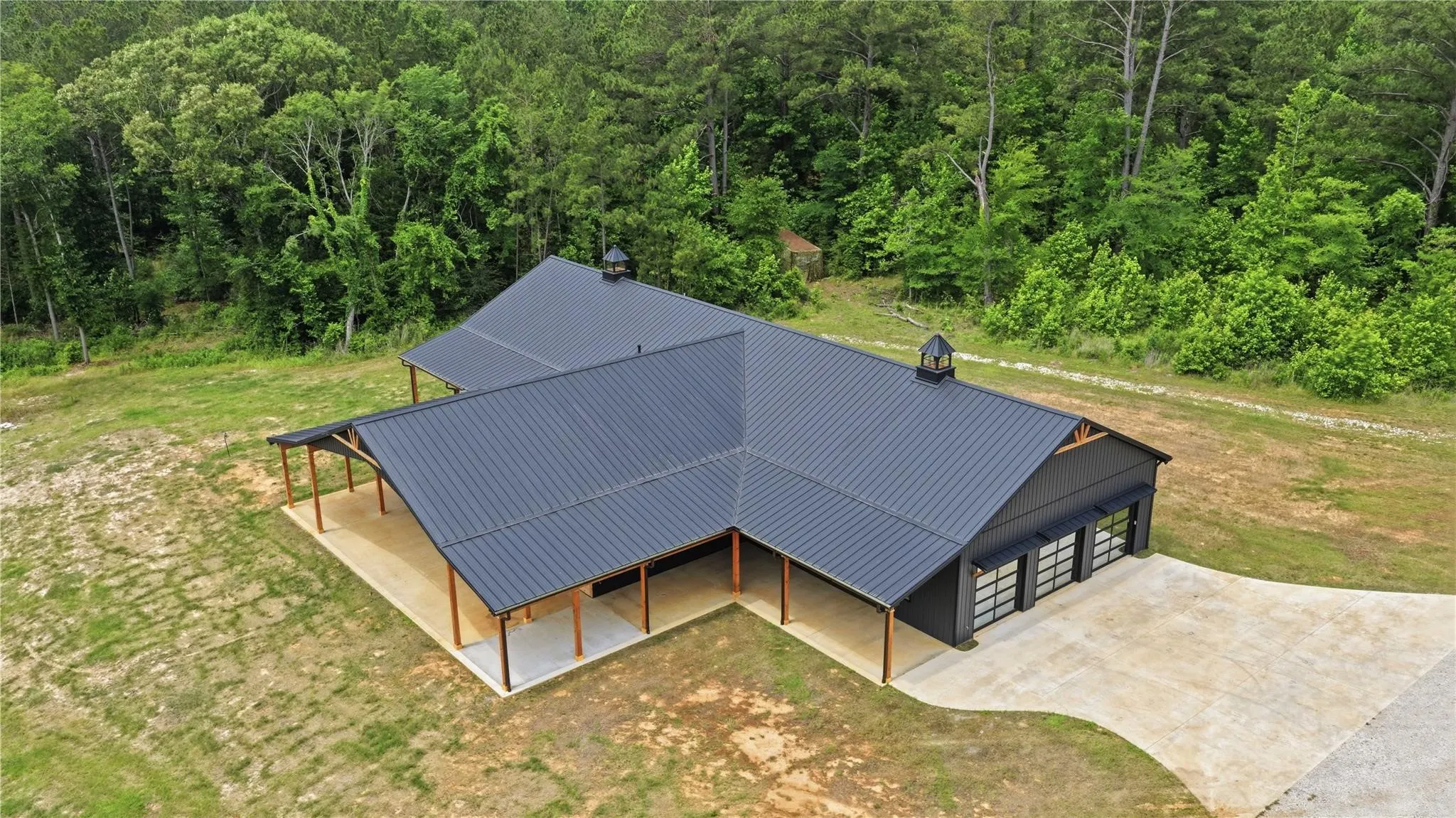 Farm For Sale in Cherokee County , 447 County Road 2211, Rusk, Texas 75785, 6 Bedroom, 5 Bathroom, 3 Garage spaces, 6,345 Sqft, built in 2025, Price $4,495,000, mls#21284154, Real Estate Agent in Rusk, Homes For Sale in Cherokee county, Homes For Sale in Rusk, Realtor in Rusk Texas, Real Estate Brokerage Independent Realty Texas, Luminita Cordes Realtor