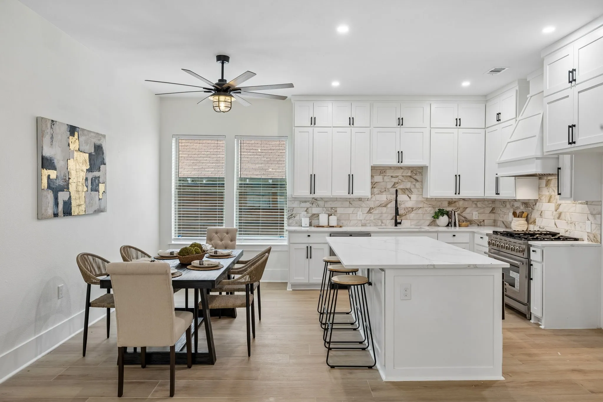 Single Family Residence For Sale in Dallas County , 1206 Vermont Avenue, Dallas, Texas 75216, 4 Bedroom, 4 Bathroom, 2 Garage spaces, 3,600 Sqft, built in 2021, mls#21265134, Real Estate Agent in Dallas, Homes For Sale in Dallas county, Homes For Sale in Dallas, Realtor in Dallas Texas, Real Estate Brokerage Independent Realty Texas, Luminita Cordes Realtor
