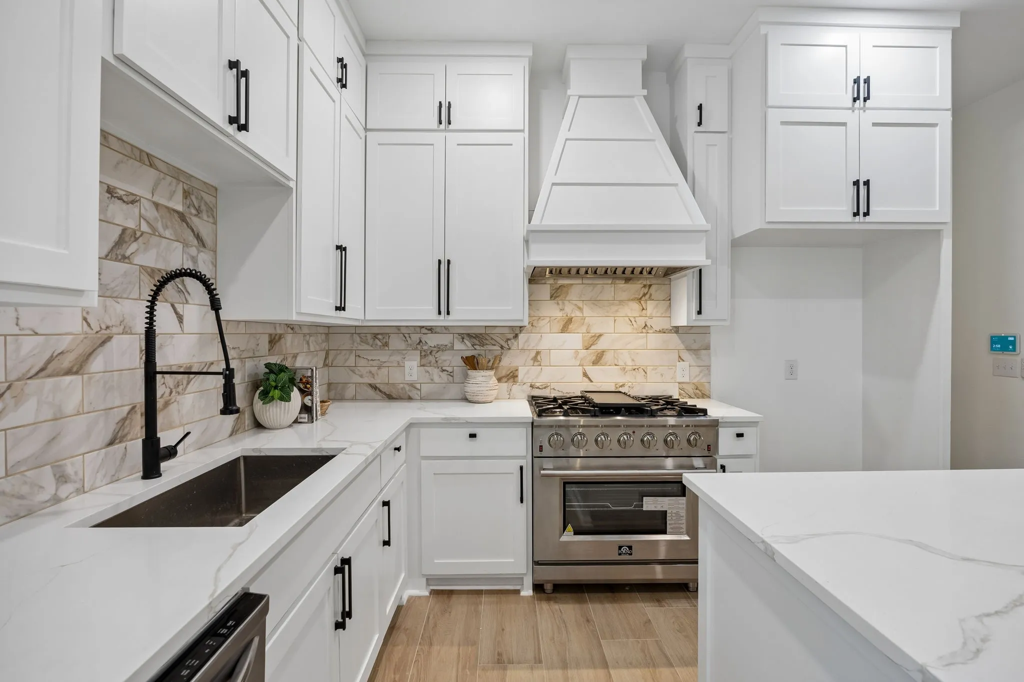 Single Family Residence For Sale in Dallas County , 1206 Vermont Avenue, Dallas, Texas 75216, 4 Bedroom, 4 Bathroom, 2 Garage spaces, 3,600 Sqft, built in 2021, mls#21265134, Real Estate Agent in Dallas, Homes For Sale in Dallas county, Homes For Sale in Dallas, Realtor in Dallas Texas, Real Estate Brokerage Independent Realty Texas, Luminita Cordes Realtor