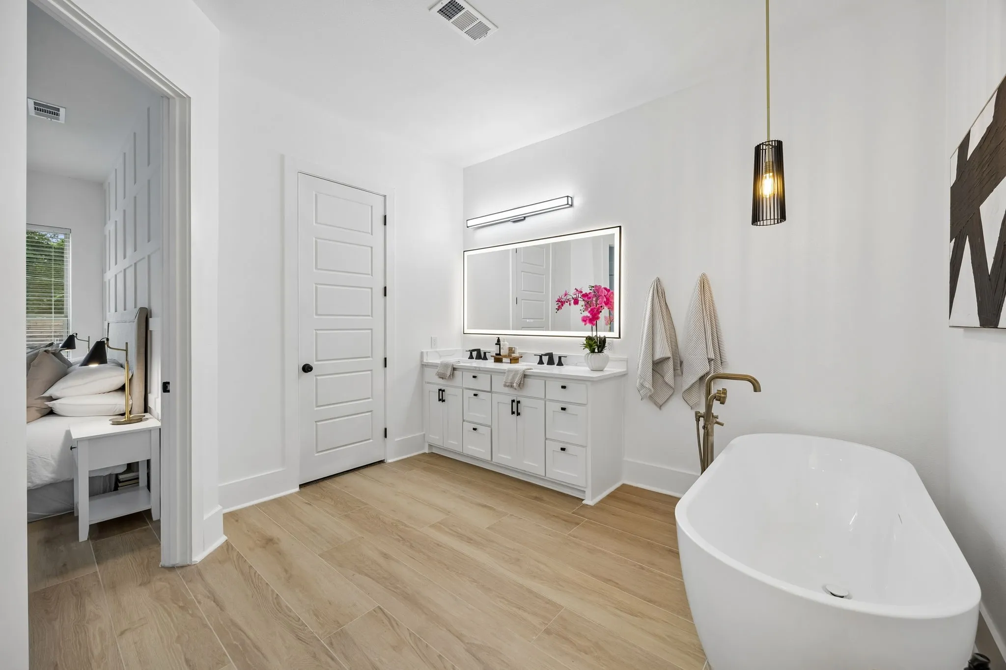 Single Family Residence For Sale in Dallas County , 1206 Vermont Avenue, Dallas, Texas 75216, 4 Bedroom, 4 Bathroom, 2 Garage spaces, 3,600 Sqft, built in 2021, mls#21265134, Real Estate Agent in Dallas, Homes For Sale in Dallas county, Homes For Sale in Dallas, Realtor in Dallas Texas, Real Estate Brokerage Independent Realty Texas, Luminita Cordes Realtor
