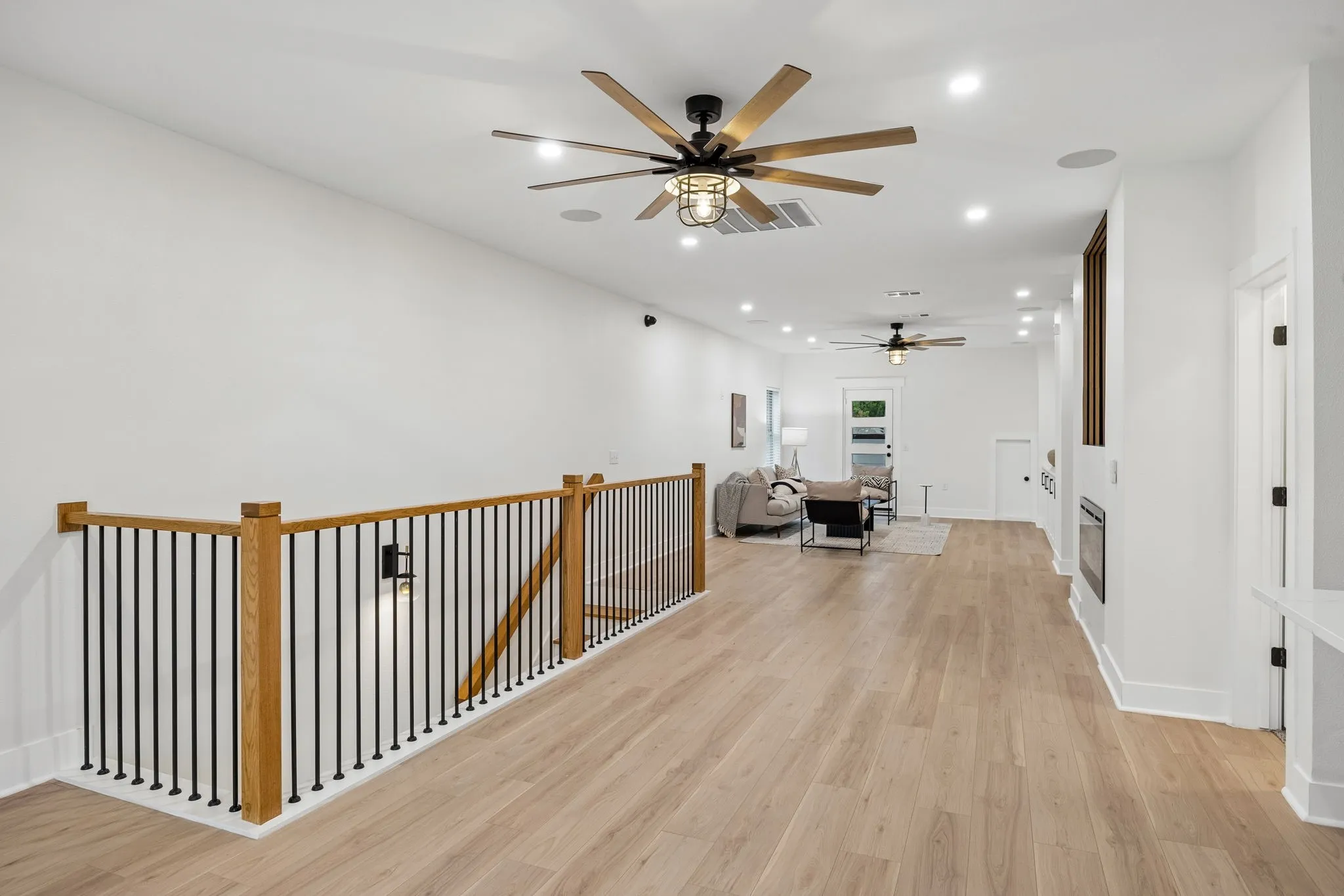 Single Family Residence For Sale in Dallas County , 1206 Vermont Avenue, Dallas, Texas 75216, 4 Bedroom, 4 Bathroom, 2 Garage spaces, 3,600 Sqft, built in 2021, mls#21265134, Real Estate Agent in Dallas, Homes For Sale in Dallas county, Homes For Sale in Dallas, Realtor in Dallas Texas, Real Estate Brokerage Independent Realty Texas, Luminita Cordes Realtor