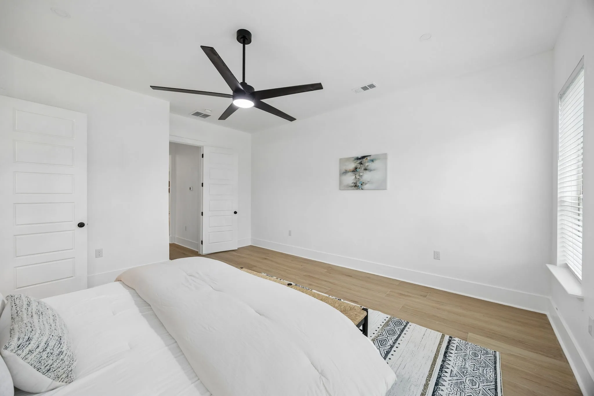 Single Family Residence For Sale in Dallas County , 1206 Vermont Avenue, Dallas, Texas 75216, 4 Bedroom, 4 Bathroom, 2 Garage spaces, 3,600 Sqft, built in 2021, mls#21265134, Real Estate Agent in Dallas, Homes For Sale in Dallas county, Homes For Sale in Dallas, Realtor in Dallas Texas, Real Estate Brokerage Independent Realty Texas, Luminita Cordes Realtor
