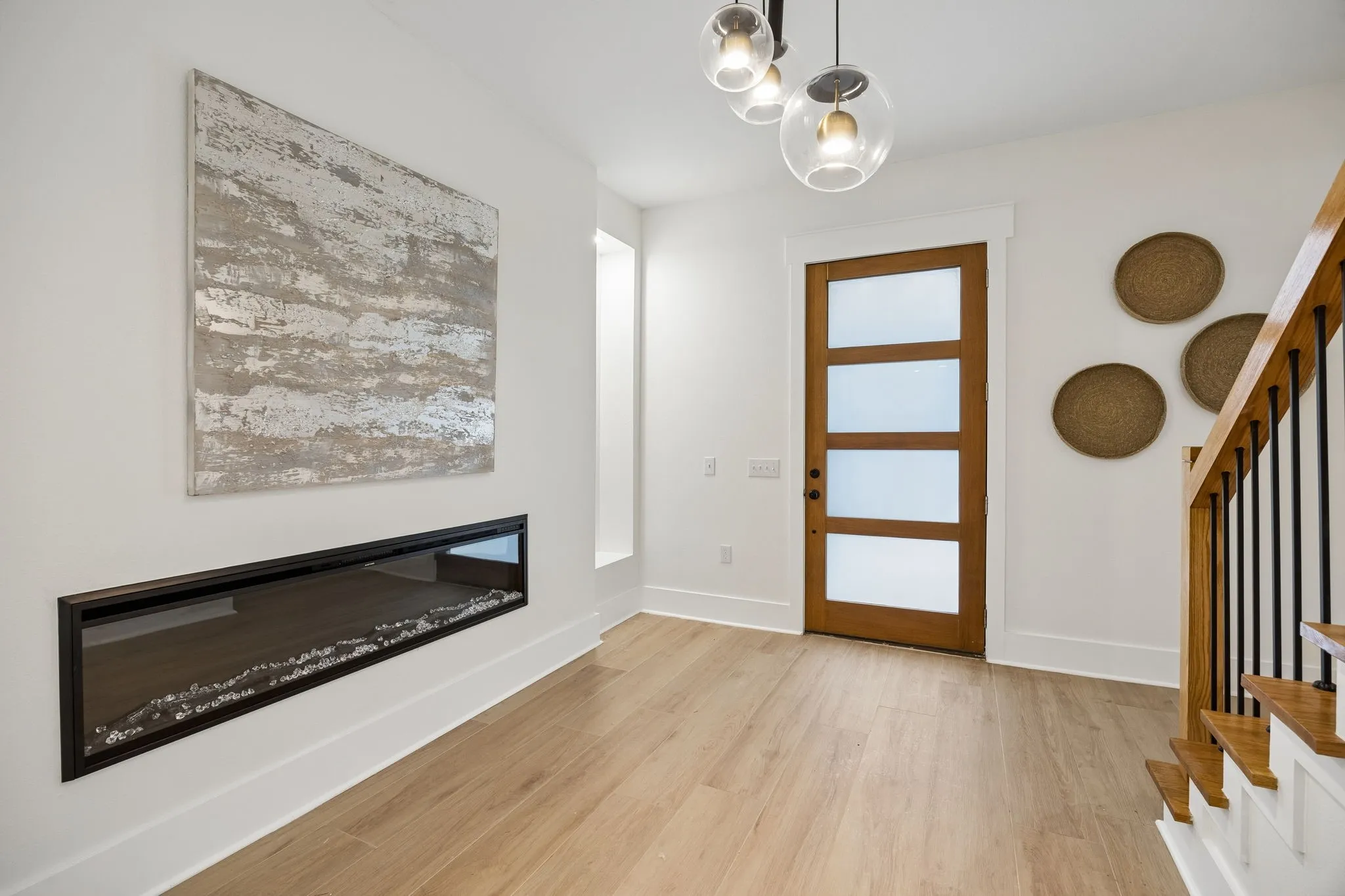 Single Family Residence For Sale in Dallas County , 1206 Vermont Avenue, Dallas, Texas 75216, 4 Bedroom, 4 Bathroom, 2 Garage spaces, 3,600 Sqft, built in 2021, mls#21265134, Real Estate Agent in Dallas, Homes For Sale in Dallas county, Homes For Sale in Dallas, Realtor in Dallas Texas, Real Estate Brokerage Independent Realty Texas, Luminita Cordes Realtor