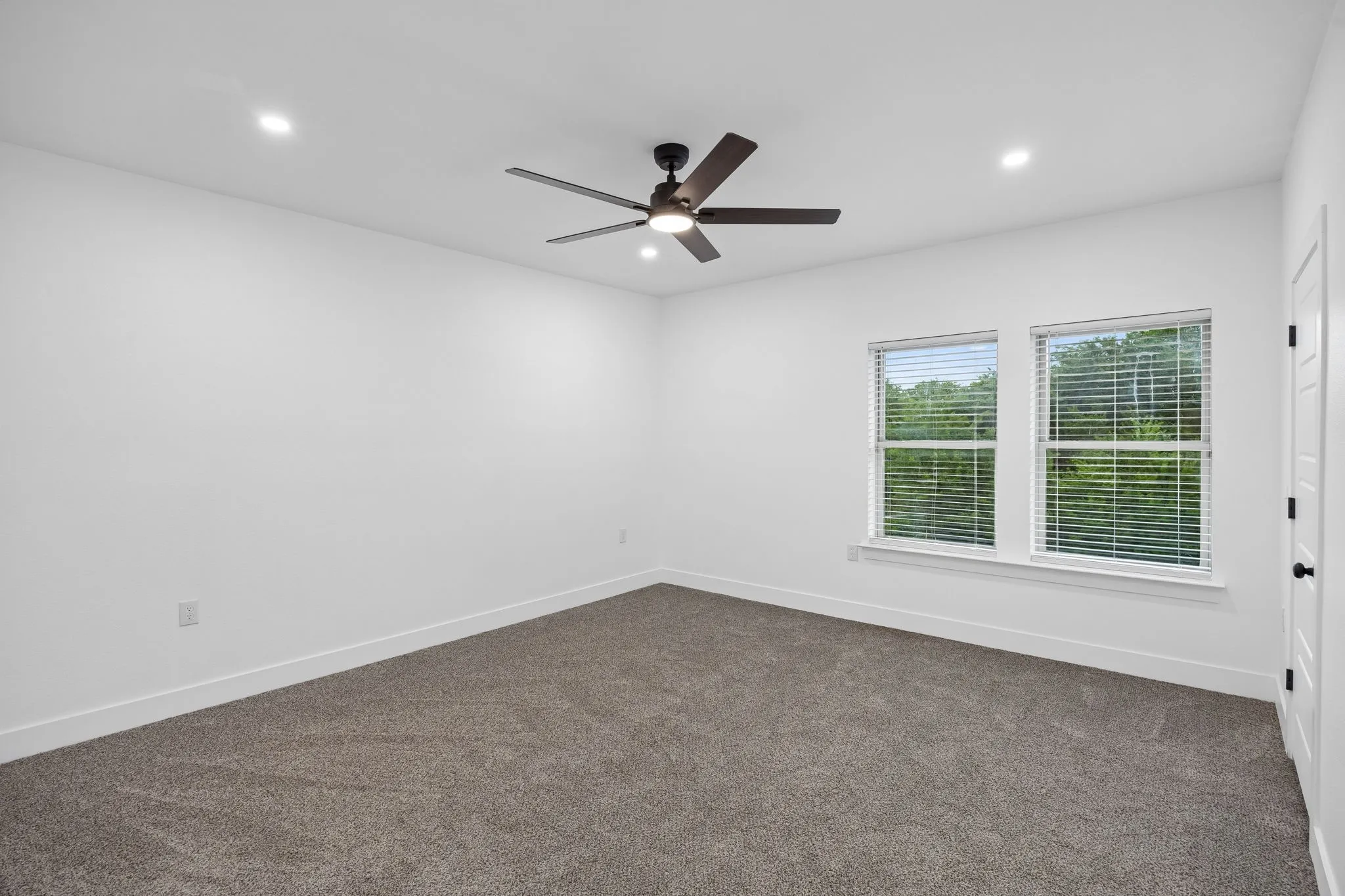 Single Family Residence For Sale in Dallas County , 1206 Vermont Avenue, Dallas, Texas 75216, 4 Bedroom, 4 Bathroom, 2 Garage spaces, 3,600 Sqft, built in 2021, mls#21265134, Real Estate Agent in Dallas, Homes For Sale in Dallas county, Homes For Sale in Dallas, Realtor in Dallas Texas, Real Estate Brokerage Independent Realty Texas, Luminita Cordes Realtor