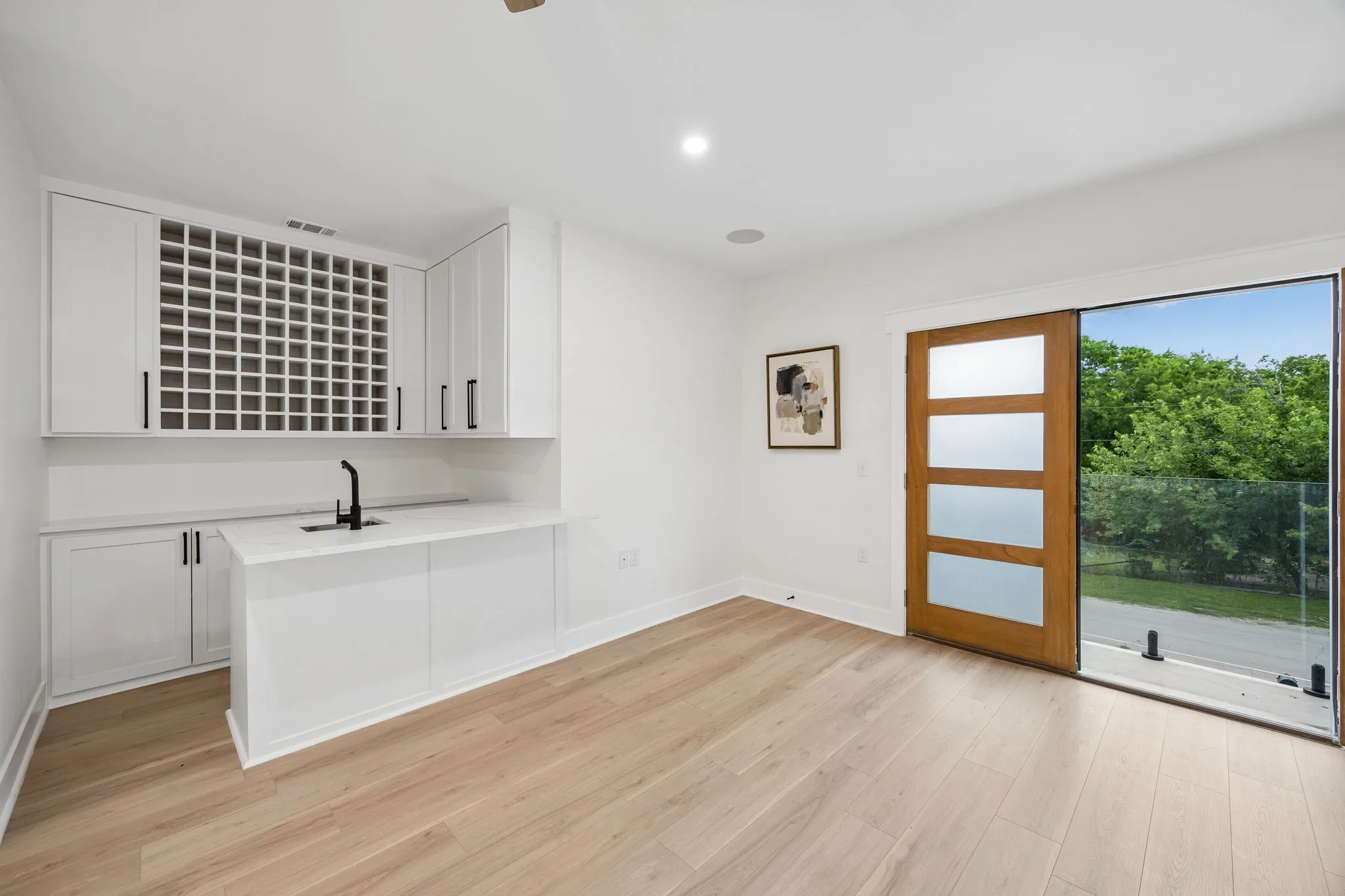 Single Family Residence For Sale in Dallas County , 1206 Vermont Avenue, Dallas, Texas 75216, 4 Bedroom, 4 Bathroom, 2 Garage spaces, 3,600 Sqft, built in 2021, mls#21265134, Real Estate Agent in Dallas, Homes For Sale in Dallas county, Homes For Sale in Dallas, Realtor in Dallas Texas, Real Estate Brokerage Independent Realty Texas, Luminita Cordes Realtor