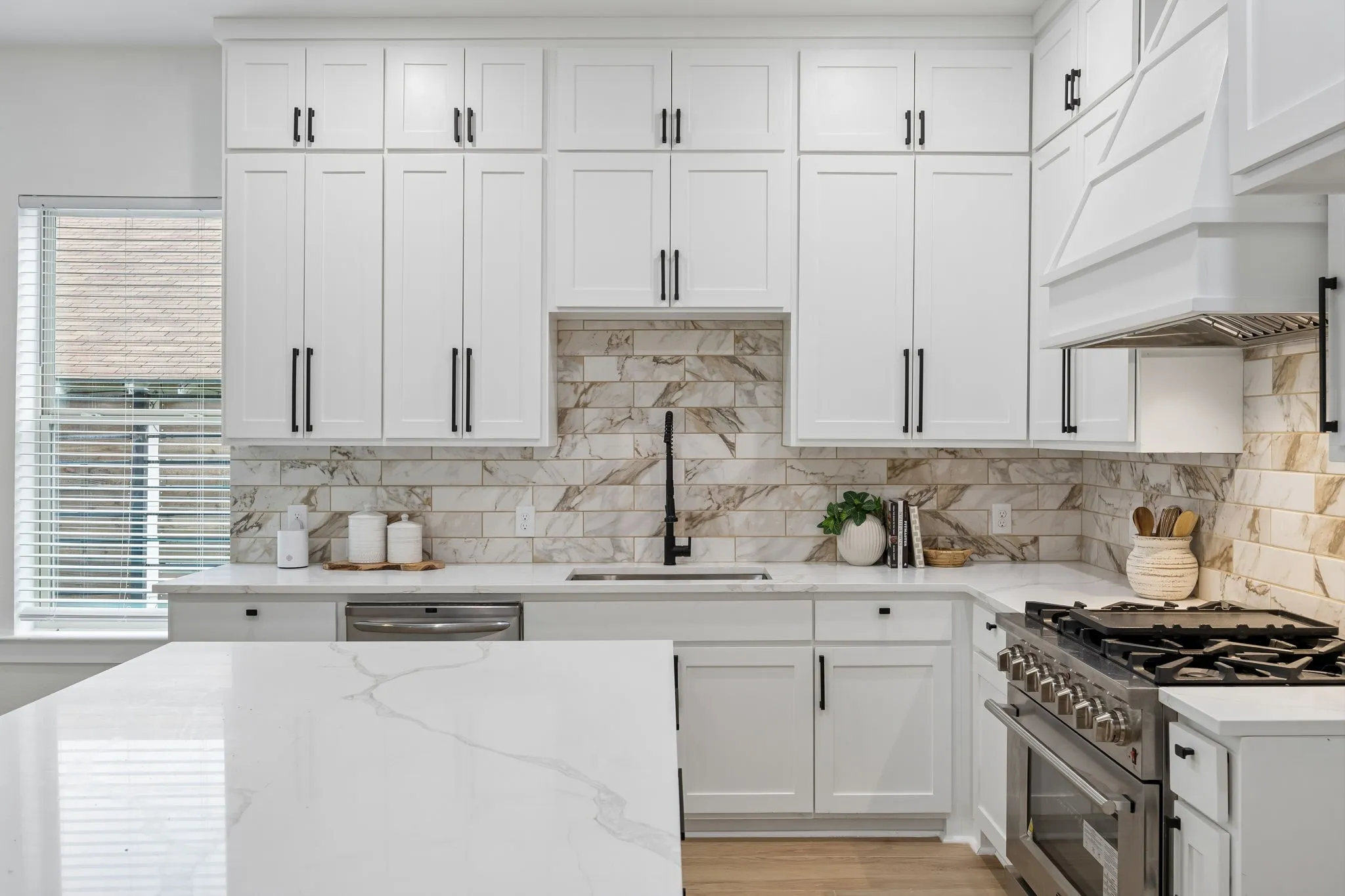 Single Family Residence For Sale in Dallas County , 1206 Vermont Avenue, Dallas, Texas 75216, 4 Bedroom, 4 Bathroom, 2 Garage spaces, 3,600 Sqft, built in 2021, mls#21265134, Real Estate Agent in Dallas, Homes For Sale in Dallas county, Homes For Sale in Dallas, Realtor in Dallas Texas, Real Estate Brokerage Independent Realty Texas, Luminita Cordes Realtor