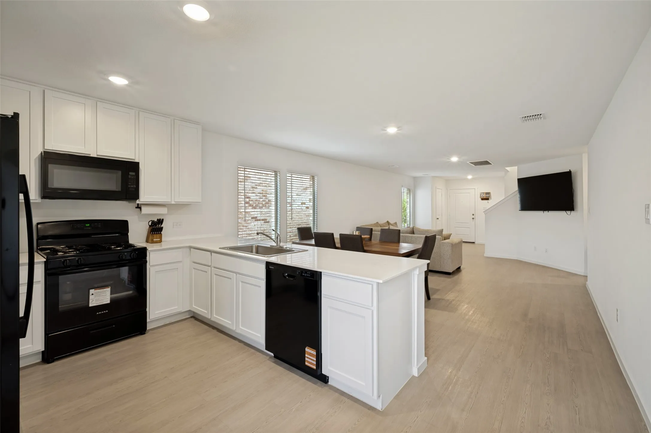 Single Family Residence For Sale in Denton County , 221 Ashbrook Street, Little Elm, Texas 75068, 4 Bedroom, 3 Bathroom, 2 Garage spaces, 1,886 Sqft, built in 2025, mls#21283760, Real Estate Agent in Little Elm, Homes For Sale in Denton county, Homes For Sale in Little Elm, Realtor in Little Elm Texas, Real Estate Brokerage Independent Realty Texas, Luminita Cordes Realtor