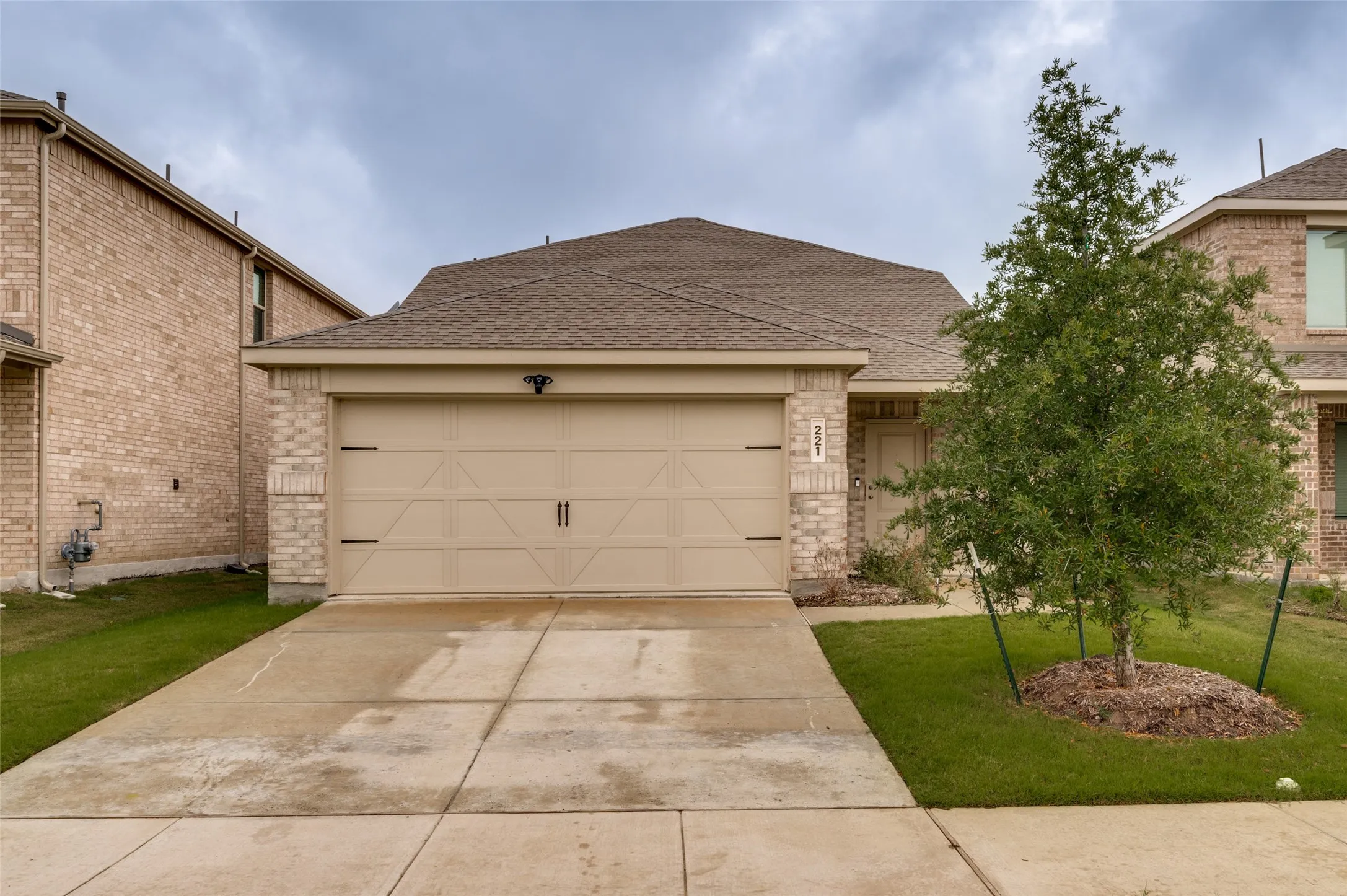 Single Family Residence For Sale in Denton County , 221 Ashbrook Street, Little Elm, Texas 75068, 4 Bedroom, 3 Bathroom, 2 Garage spaces, 1,886 Sqft, built in 2025, mls#21283760, Real Estate Agent in Little Elm, Homes For Sale in Denton county, Homes For Sale in Little Elm, Realtor in Little Elm Texas, Real Estate Brokerage Independent Realty Texas, Luminita Cordes Realtor