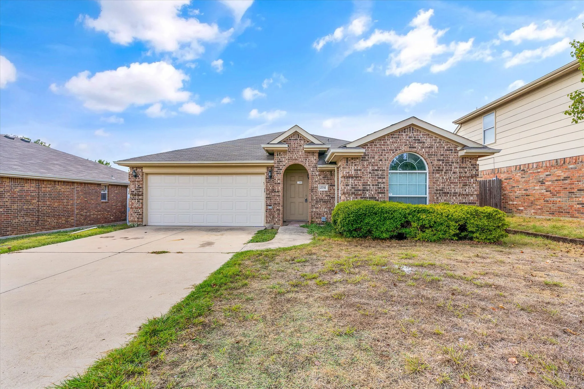 Single Family Residence For Rent in Tarrant County , 2732 Brea Canyon Road, Fort Worth, Texas 76108, 3 Bedroom, 2 Bathroom, 2 Garage spaces, 1,582 Sqft, built in 2003, mls#21288542, Real Estate Agent in Fort Worth, Homes For Rent in Tarrant county, Homes For Rent in Fort Worth, Realtor in Fort Worth Texas, Real Estate Brokerage Independent Realty Texas, Luminita Cordes Realtor