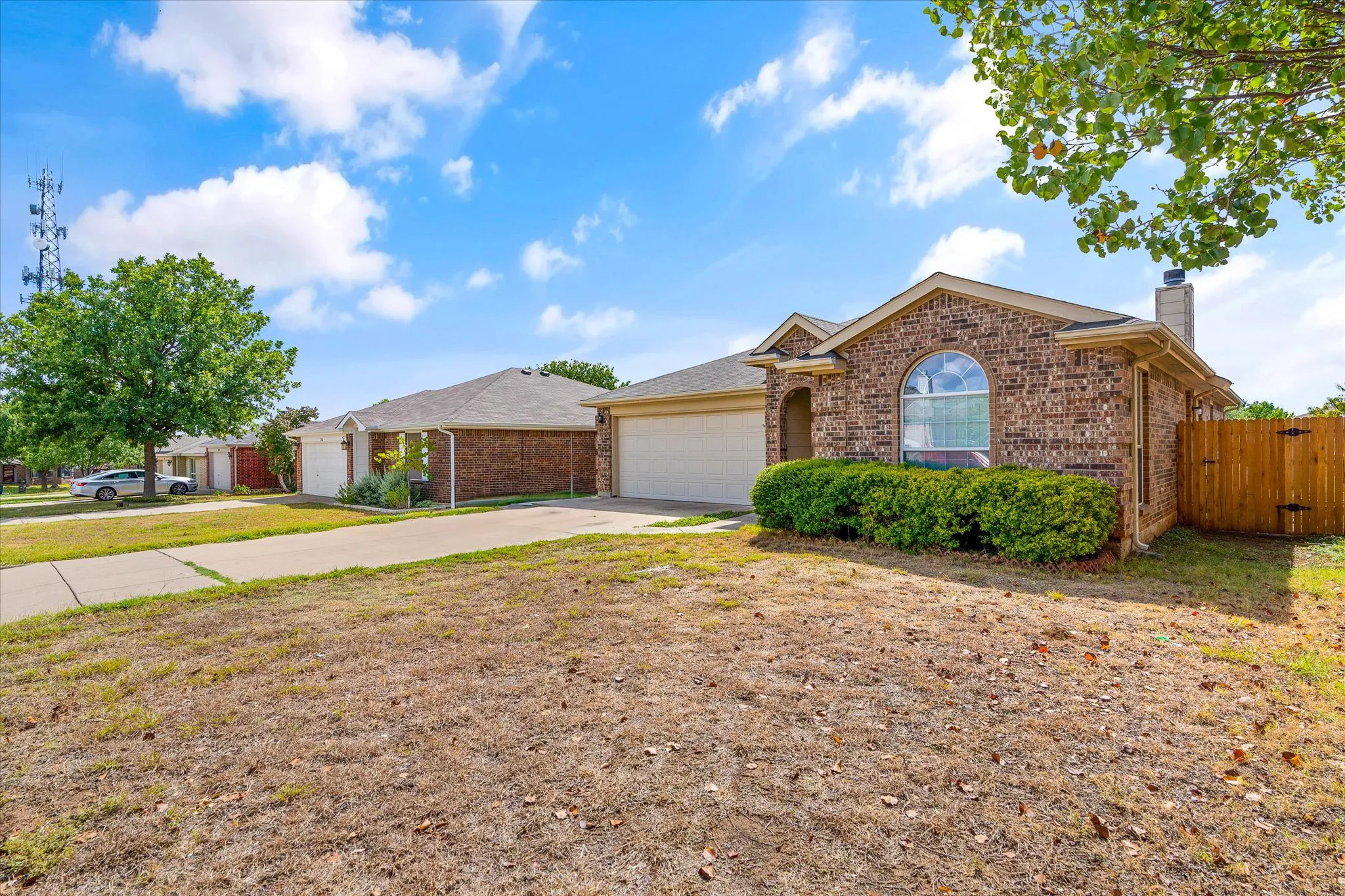 Single Family Residence For Rent in Tarrant County , 2732 Brea Canyon Road, Fort Worth, Texas 76108, 3 Bedroom, 2 Bathroom, 2 Garage spaces, 1,582 Sqft, built in 2003, mls#21288542, Real Estate Agent in Fort Worth, Homes For Rent in Tarrant county, Homes For Rent in Fort Worth, Realtor in Fort Worth Texas, Real Estate Brokerage Independent Realty Texas, Luminita Cordes Realtor