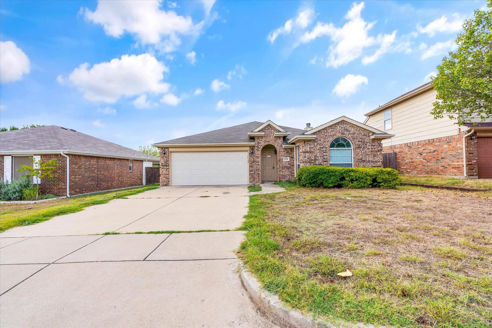Single Family Residence For Rent in Tarrant County , 2732 Brea Canyon Road, Fort Worth, Texas 76108, 3 Bedroom, 2 Bathroom, 2 Garage spaces, 1,582 Sqft, built in 2003, mls#21288542, Real Estate Agent in Fort Worth, Homes For Rent in Tarrant county, Homes For Rent in Fort Worth, Realtor in Fort Worth Texas, Real Estate Brokerage Independent Realty Texas, Luminita Cordes Realtor