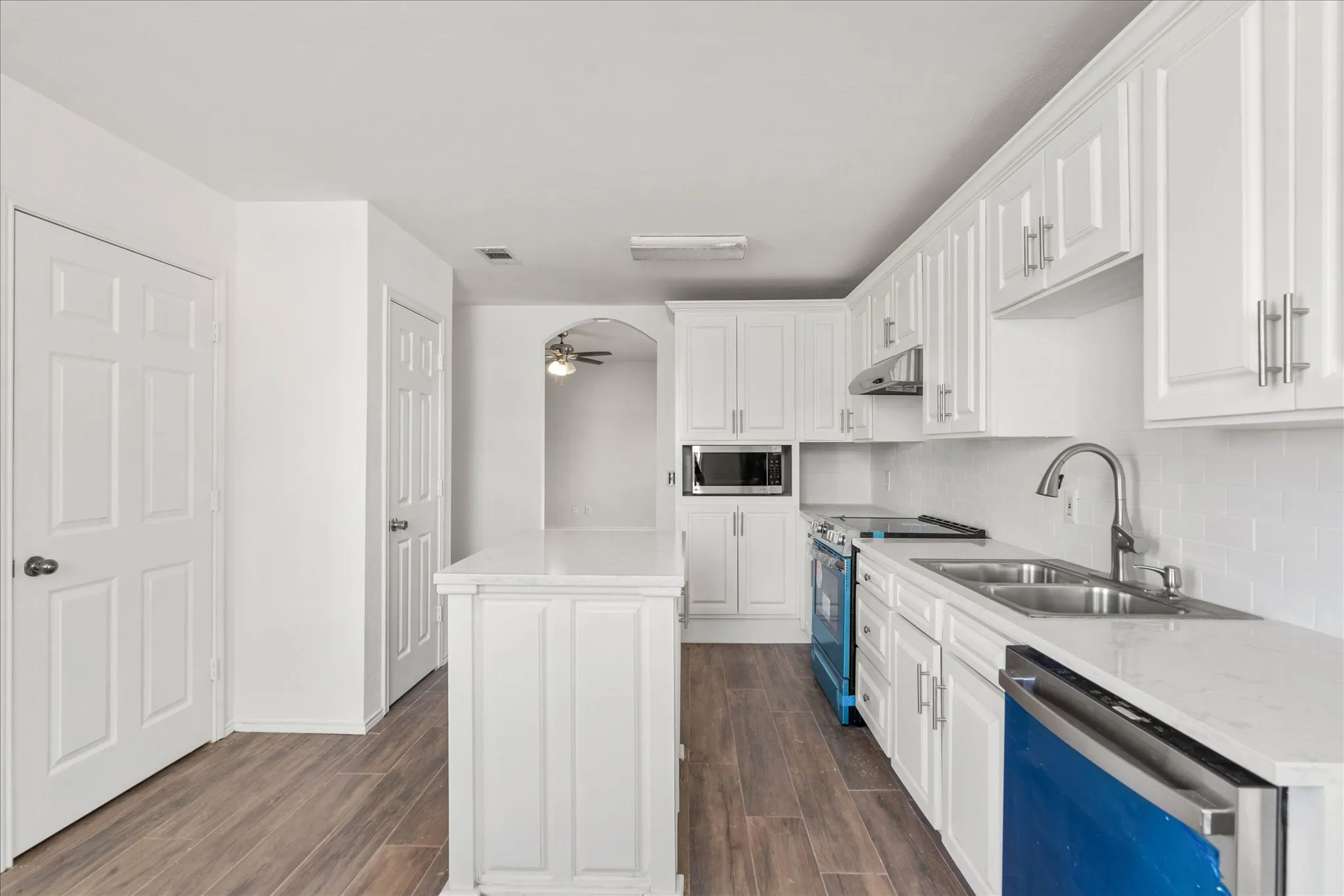 Single Family Residence For Rent in Tarrant County , 2732 Brea Canyon Road, Fort Worth, Texas 76108, 3 Bedroom, 2 Bathroom, 2 Garage spaces, 1,582 Sqft, built in 2003, mls#21288542, Real Estate Agent in Fort Worth, Homes For Rent in Tarrant county, Homes For Rent in Fort Worth, Realtor in Fort Worth Texas, Real Estate Brokerage Independent Realty Texas, Luminita Cordes Realtor