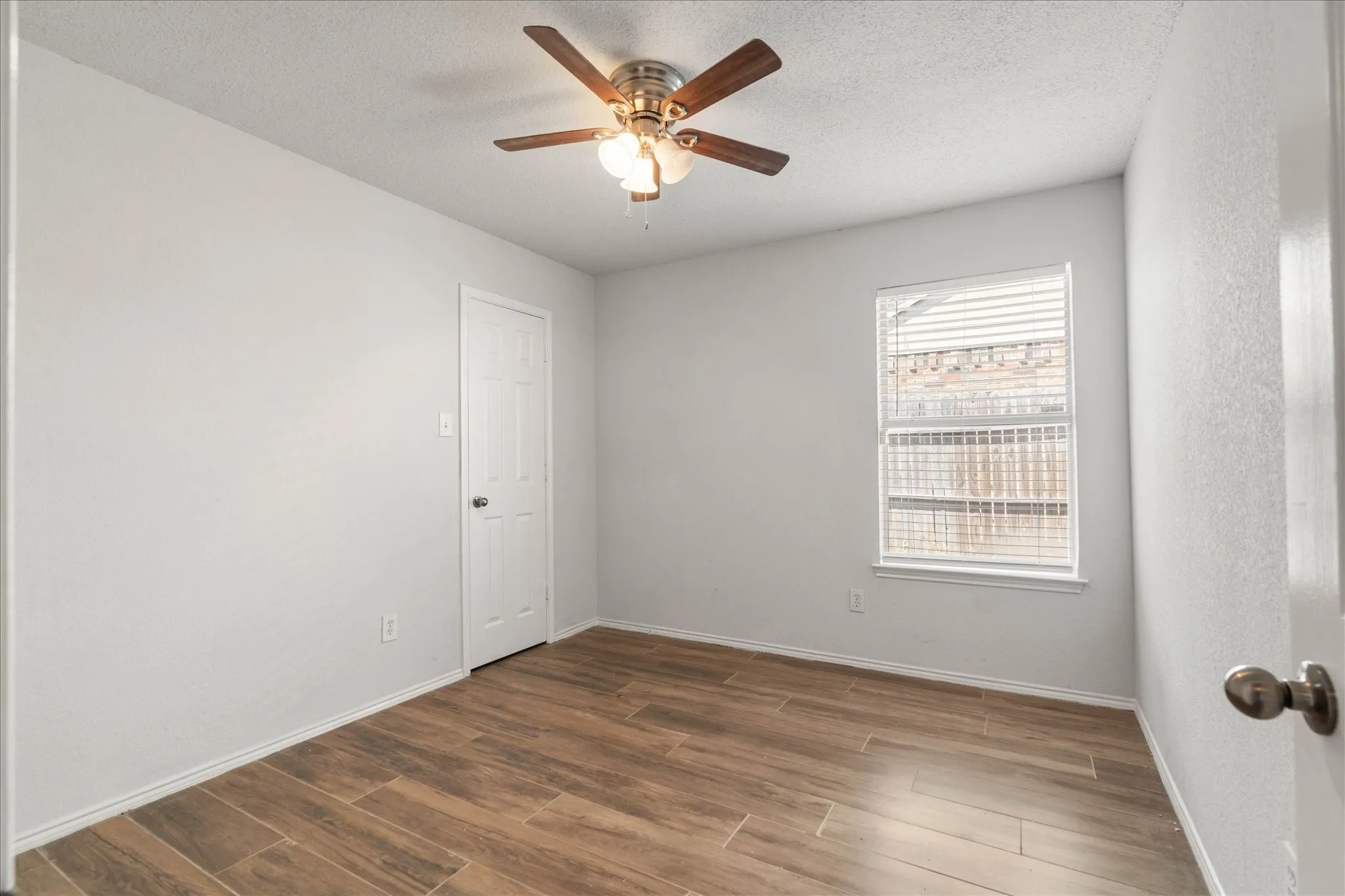 Single Family Residence For Rent in Tarrant County , 2732 Brea Canyon Road, Fort Worth, Texas 76108, 3 Bedroom, 2 Bathroom, 2 Garage spaces, 1,582 Sqft, built in 2003, mls#21288542, Real Estate Agent in Fort Worth, Homes For Rent in Tarrant county, Homes For Rent in Fort Worth, Realtor in Fort Worth Texas, Real Estate Brokerage Independent Realty Texas, Luminita Cordes Realtor