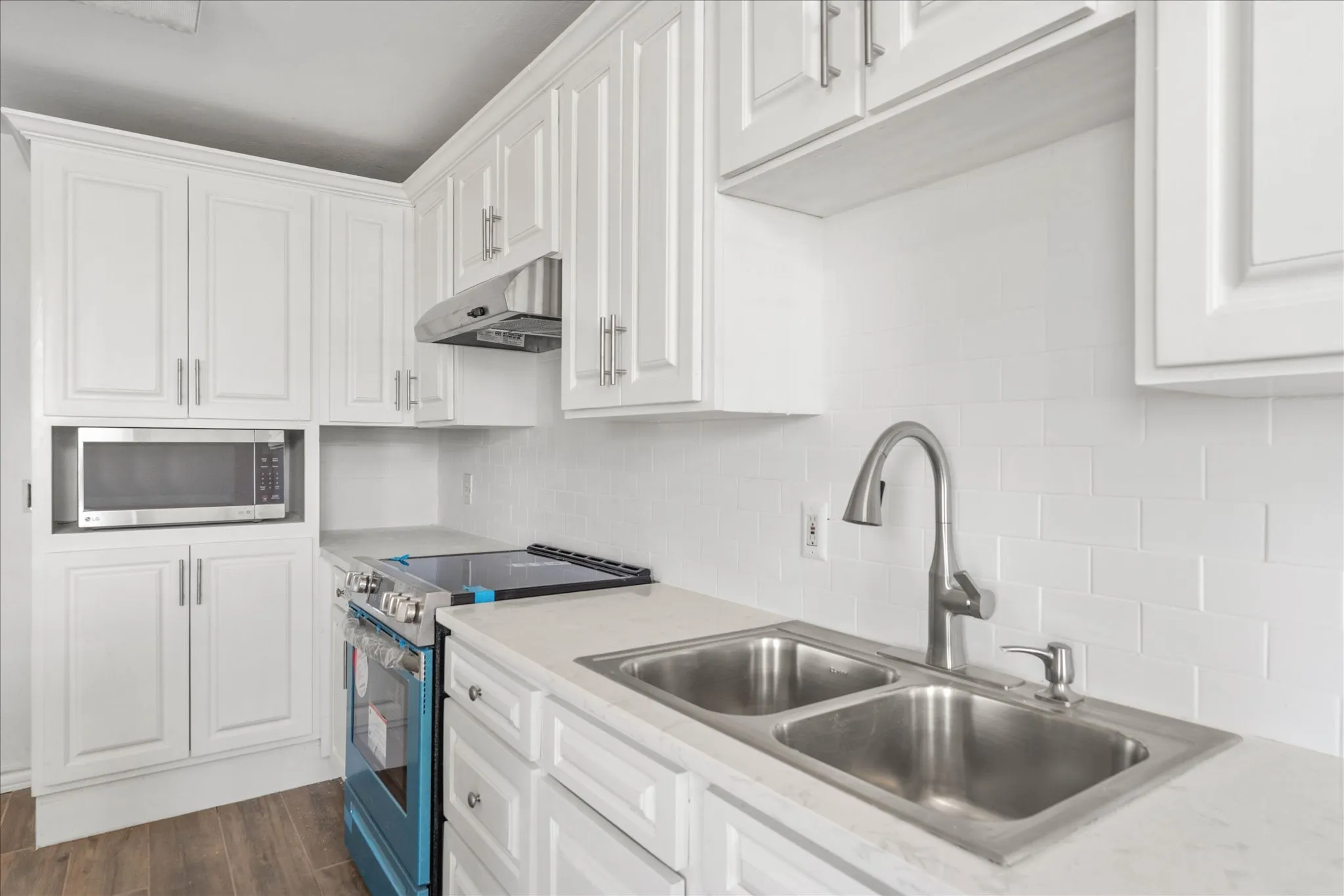 Single Family Residence For Rent in Tarrant County , 2732 Brea Canyon Road, Fort Worth, Texas 76108, 3 Bedroom, 2 Bathroom, 2 Garage spaces, 1,582 Sqft, built in 2003, mls#21288542, Real Estate Agent in Fort Worth, Homes For Rent in Tarrant county, Homes For Rent in Fort Worth, Realtor in Fort Worth Texas, Real Estate Brokerage Independent Realty Texas, Luminita Cordes Realtor