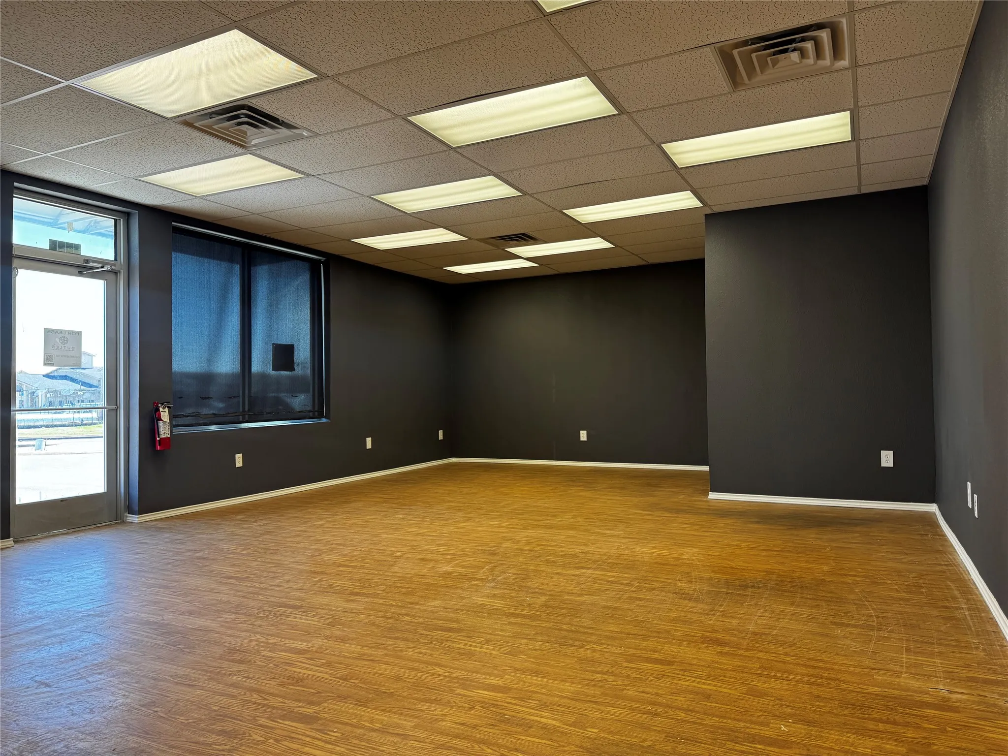 Retail For Rent in Kaufman County , 1590 S HWY 34 1596, Terrell, Texas 75160, 0, 0, Garage spaces, 0 Sqft, built in 2004, mls#21288533, Real Estate Agent in Terrell, Homes For Rent in Kaufman county, Homes For Rent in Terrell, Realtor in Terrell Texas, Real Estate Brokerage Independent Realty Texas, Luminita Cordes Realtor
