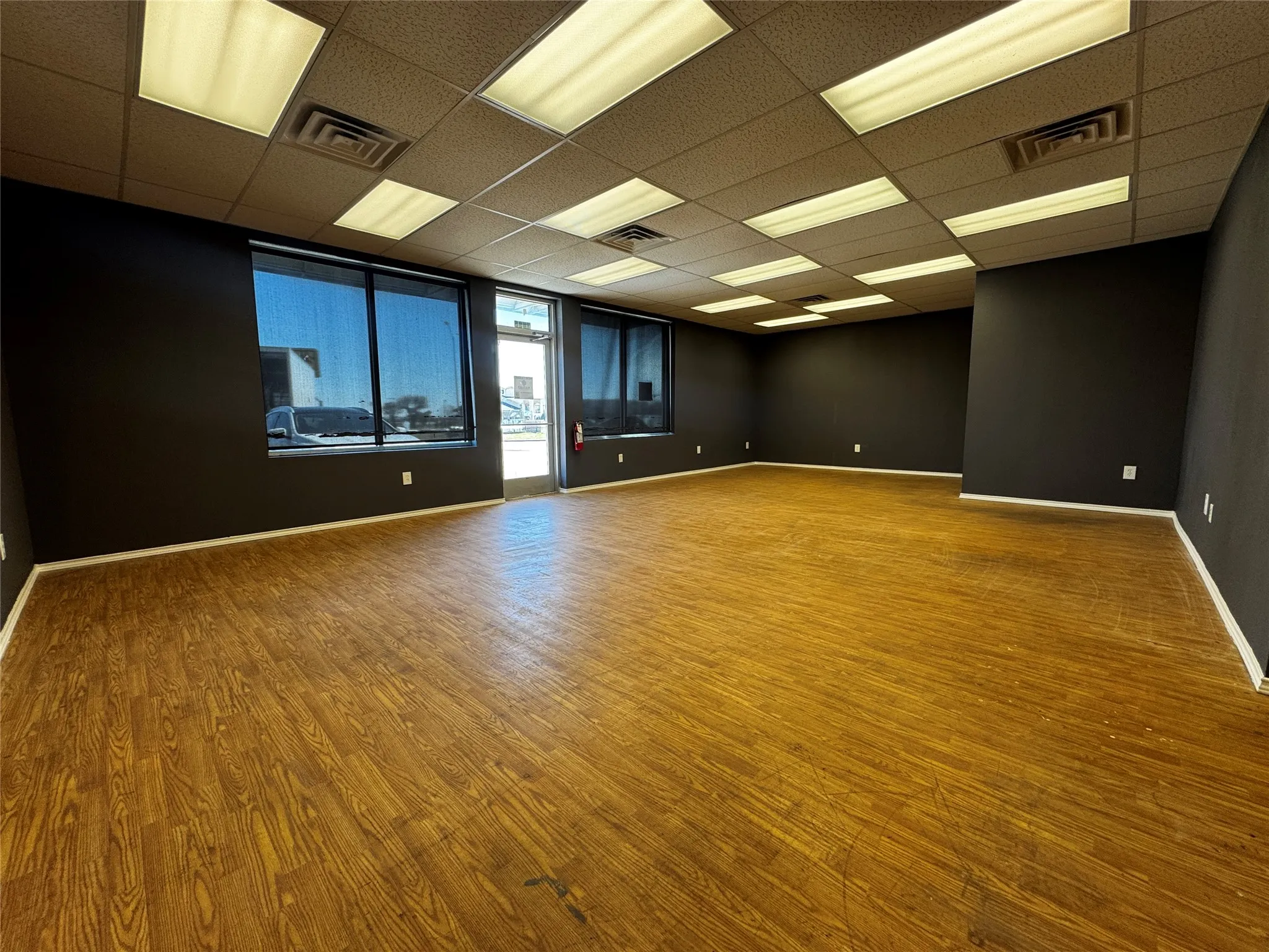 Retail For Rent in Kaufman County , 1590 S HWY 34 1596, Terrell, Texas 75160, 0, 0, Garage spaces, 0 Sqft, built in 2004, mls#21288533, Real Estate Agent in Terrell, Homes For Rent in Kaufman county, Homes For Rent in Terrell, Realtor in Terrell Texas, Real Estate Brokerage Independent Realty Texas, Luminita Cordes Realtor