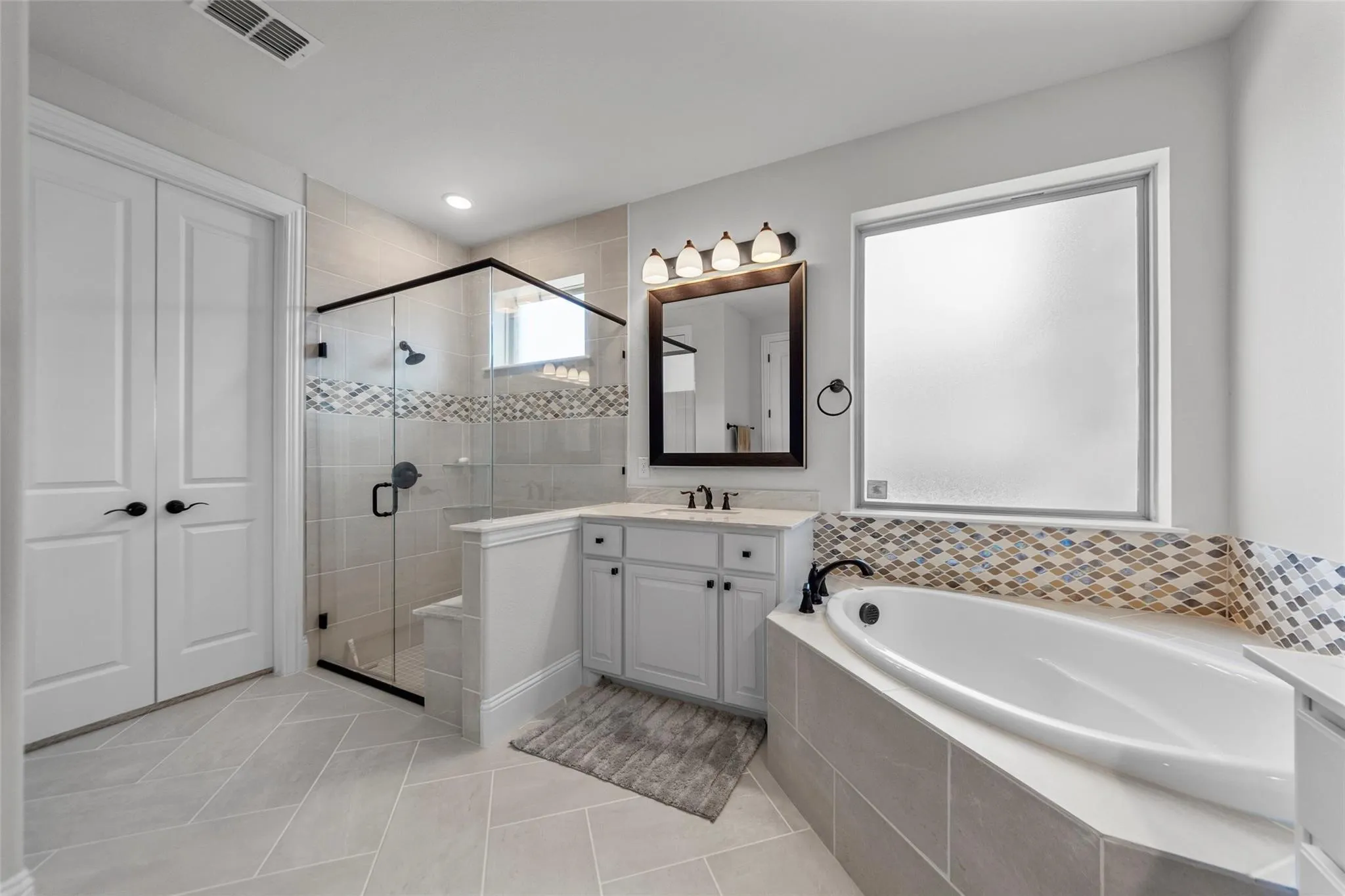 Single Family Residence For Sale in Collin County , 1751 Laurel Vista Court, Prosper, Texas 75078, 5 Bedroom, 5 Bathroom, 4 Garage spaces, 4,259 Sqft, built in 2022, mls#21288572, Real Estate Agent in Prosper, Homes For Sale in Collin county, Homes For Sale in Prosper, Realtor in Prosper Texas, Real Estate Brokerage Independent Realty Texas, Luminita Cordes Realtor