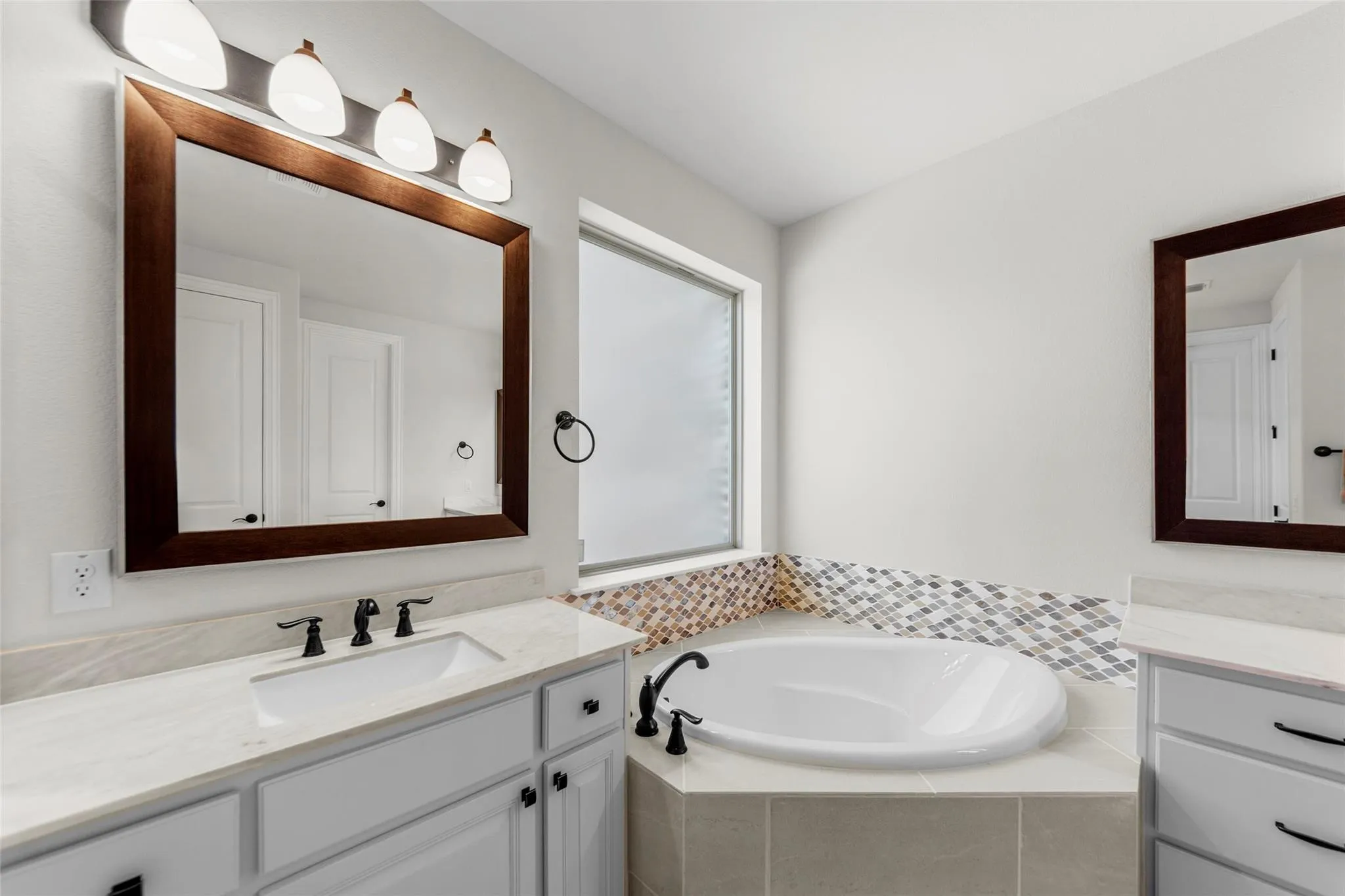 Single Family Residence For Sale in Collin County , 1751 Laurel Vista Court, Prosper, Texas 75078, 5 Bedroom, 5 Bathroom, 4 Garage spaces, 4,259 Sqft, built in 2022, mls#21288572, Real Estate Agent in Prosper, Homes For Sale in Collin county, Homes For Sale in Prosper, Realtor in Prosper Texas, Real Estate Brokerage Independent Realty Texas, Luminita Cordes Realtor
