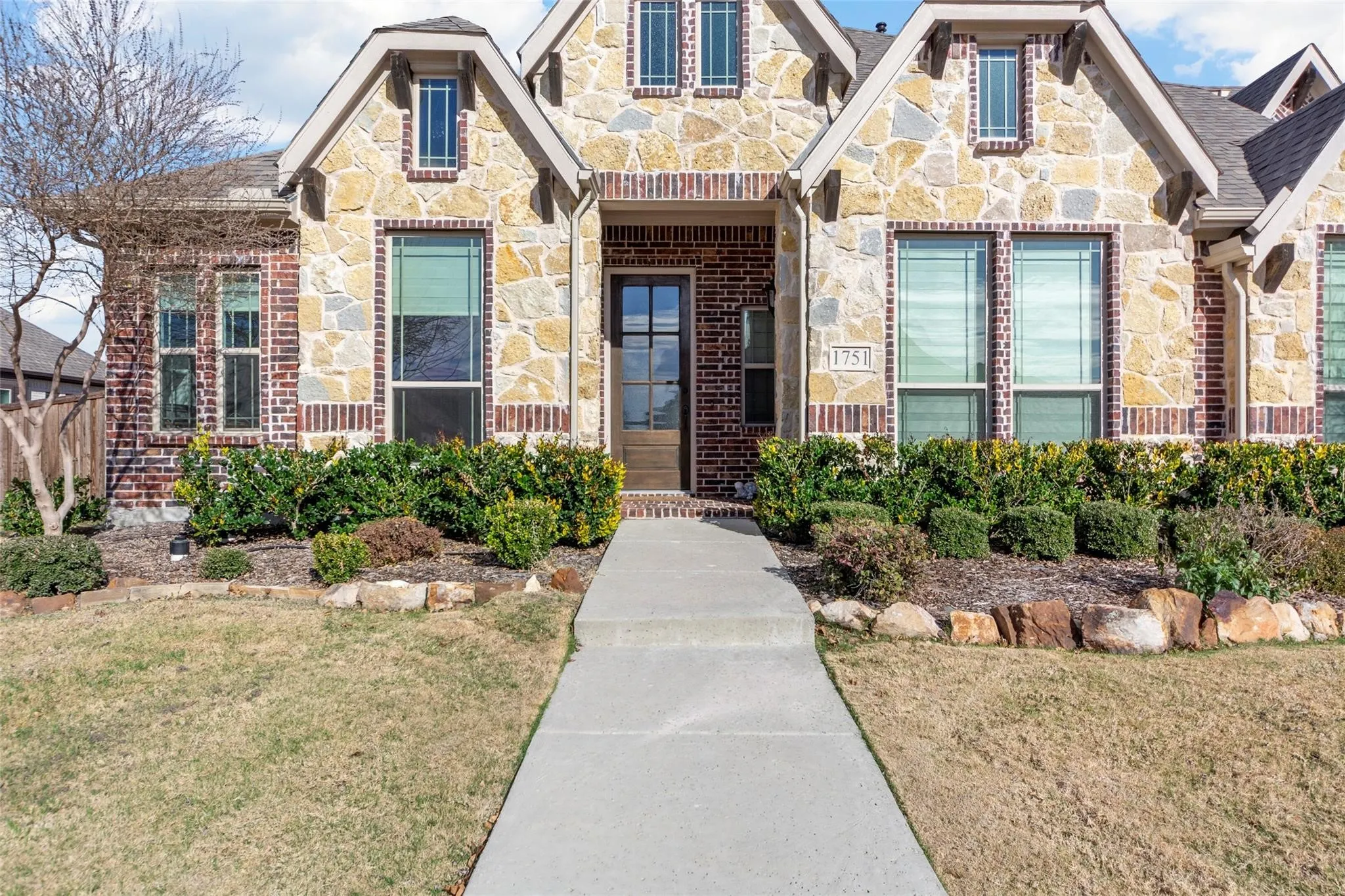 Single Family Residence For Sale in Collin County , 1751 Laurel Vista Court, Prosper, Texas 75078, 5 Bedroom, 5 Bathroom, 4 Garage spaces, 4,259 Sqft, built in 2022, mls#21288572, Real Estate Agent in Prosper, Homes For Sale in Collin county, Homes For Sale in Prosper, Realtor in Prosper Texas, Real Estate Brokerage Independent Realty Texas, Luminita Cordes Realtor