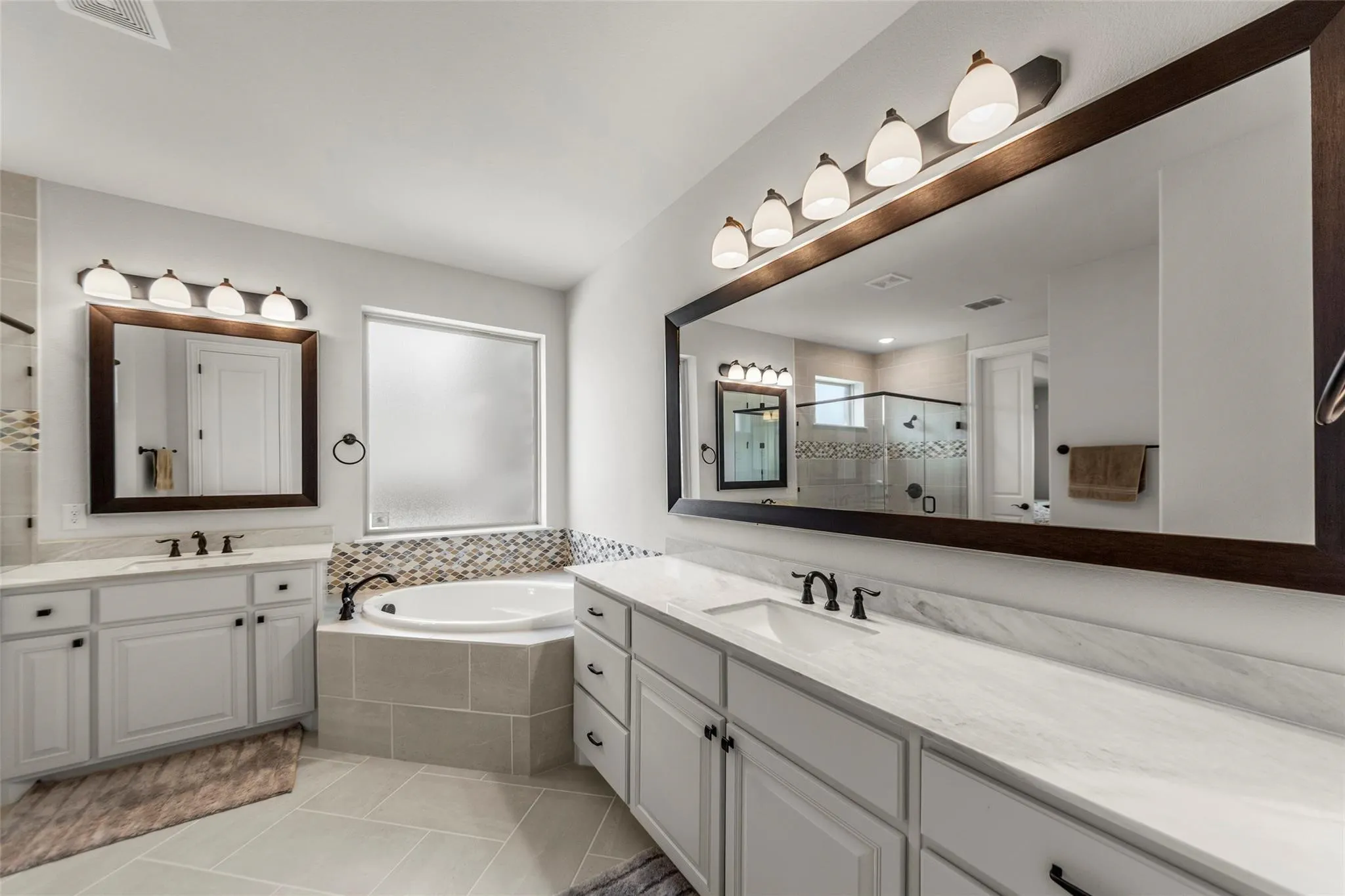 Single Family Residence For Sale in Collin County , 1751 Laurel Vista Court, Prosper, Texas 75078, 5 Bedroom, 5 Bathroom, 4 Garage spaces, 4,259 Sqft, built in 2022, mls#21288572, Real Estate Agent in Prosper, Homes For Sale in Collin county, Homes For Sale in Prosper, Realtor in Prosper Texas, Real Estate Brokerage Independent Realty Texas, Luminita Cordes Realtor