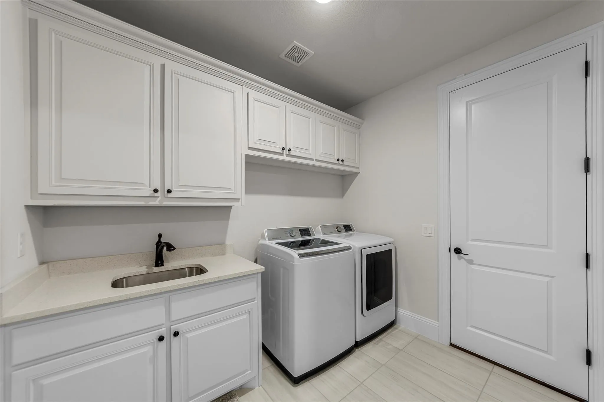 Single Family Residence For Sale in Collin County , 1751 Laurel Vista Court, Prosper, Texas 75078, 5 Bedroom, 5 Bathroom, 4 Garage spaces, 4,259 Sqft, built in 2022, mls#21288572, Real Estate Agent in Prosper, Homes For Sale in Collin county, Homes For Sale in Prosper, Realtor in Prosper Texas, Real Estate Brokerage Independent Realty Texas, Luminita Cordes Realtor